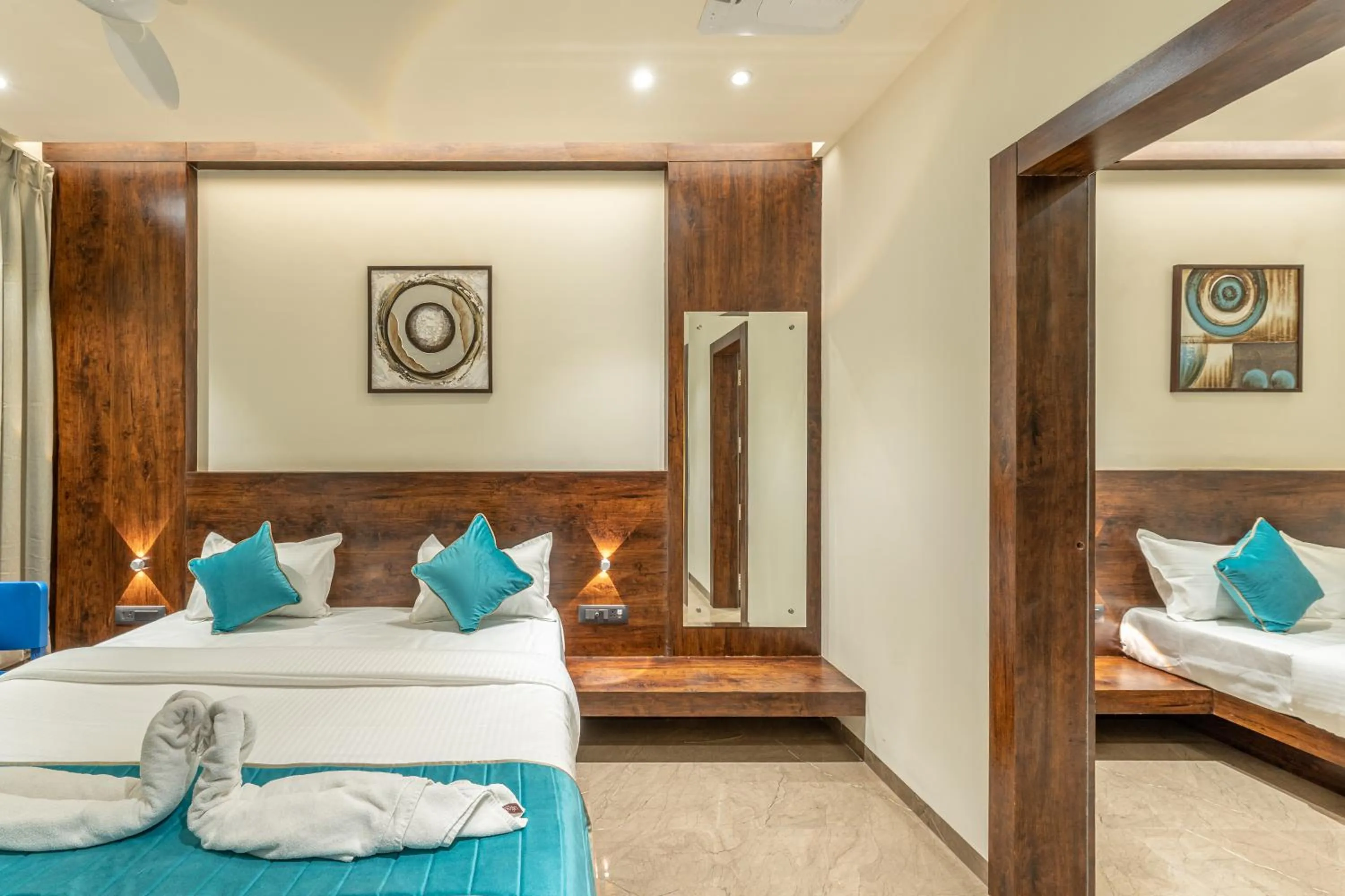 Bedroom, Bed in Hotel Devgiri