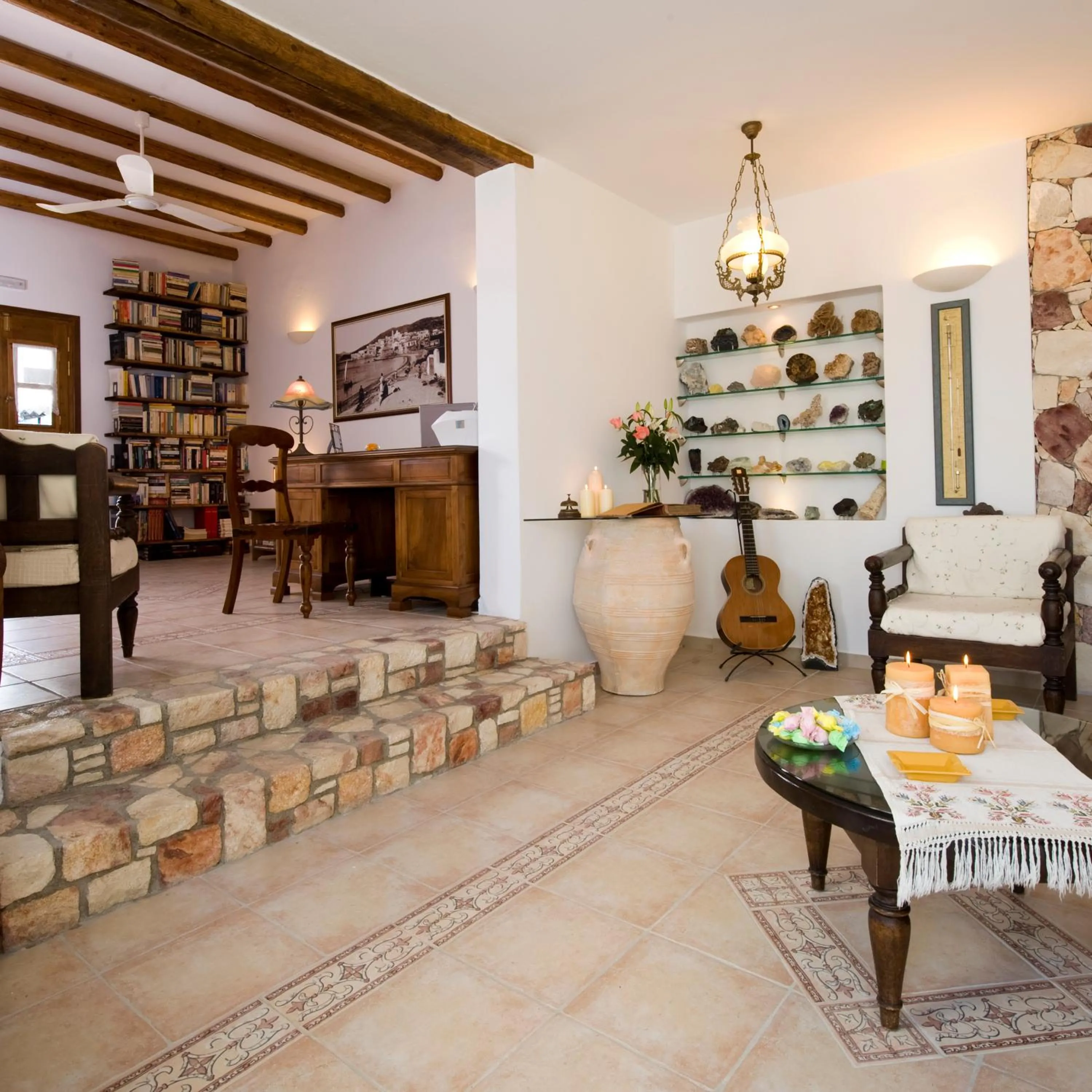 Library in Nefeli Sunset Studios