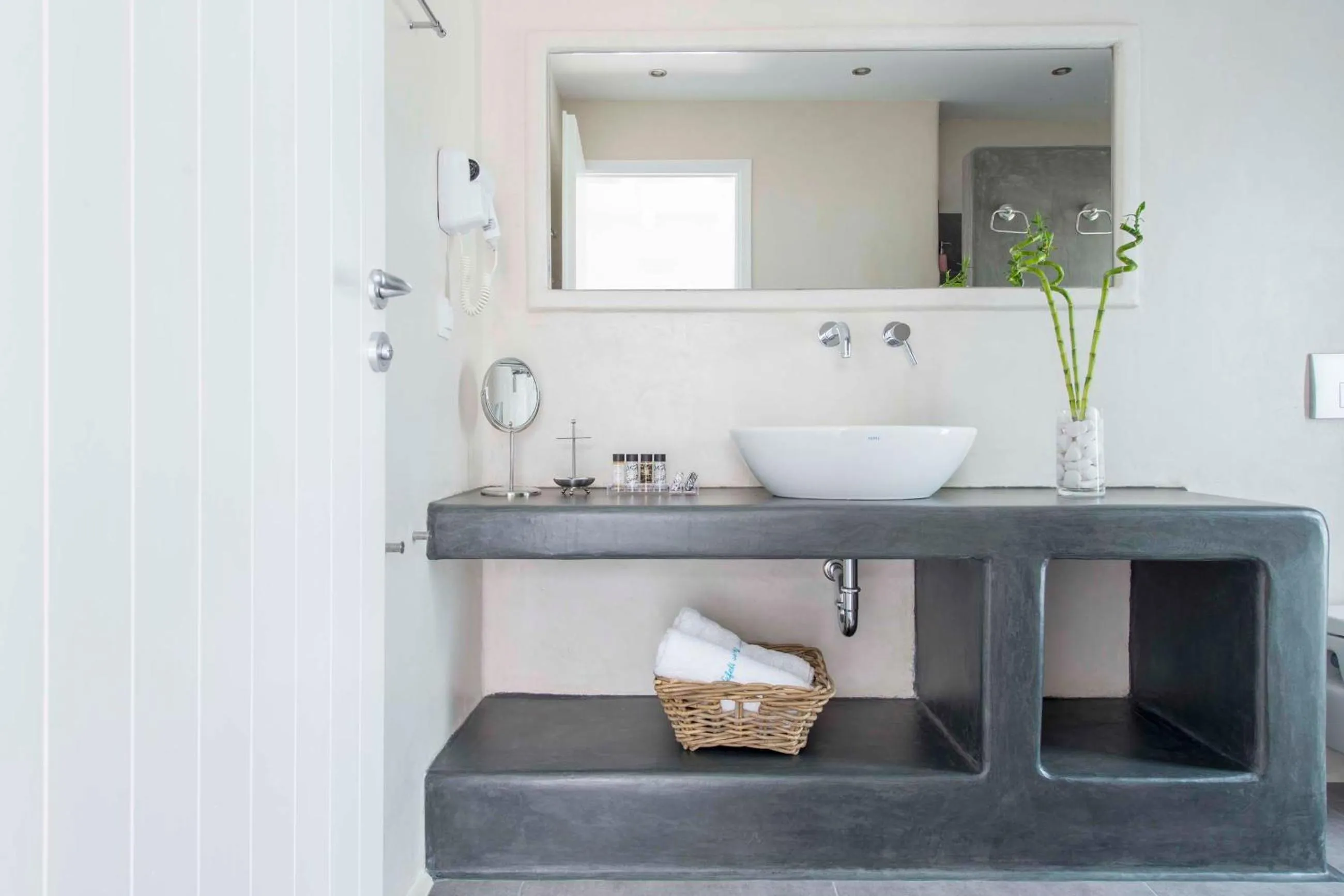 Bathroom in Nefeli Sunset Studios