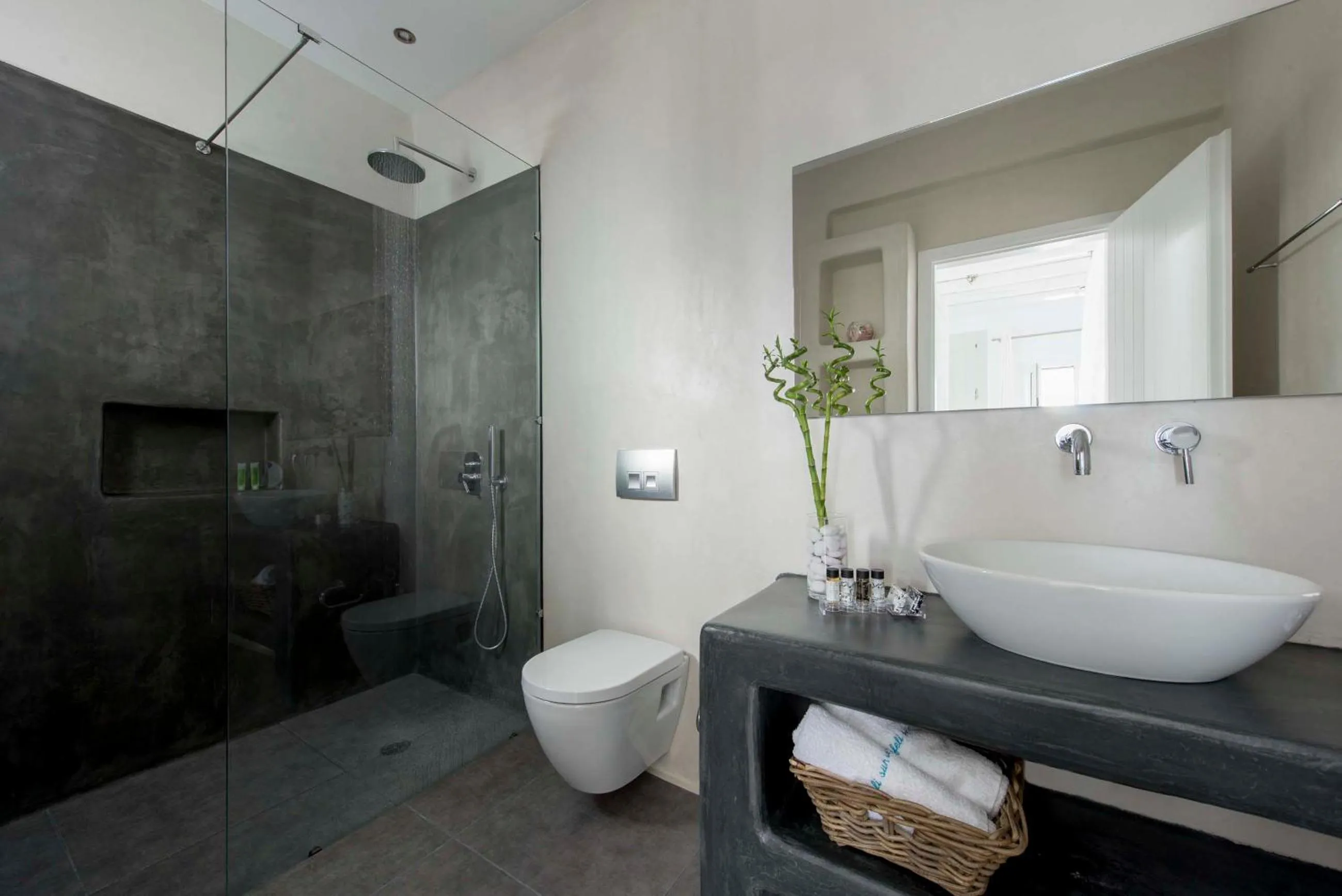 Shower in Nefeli Sunset Studios