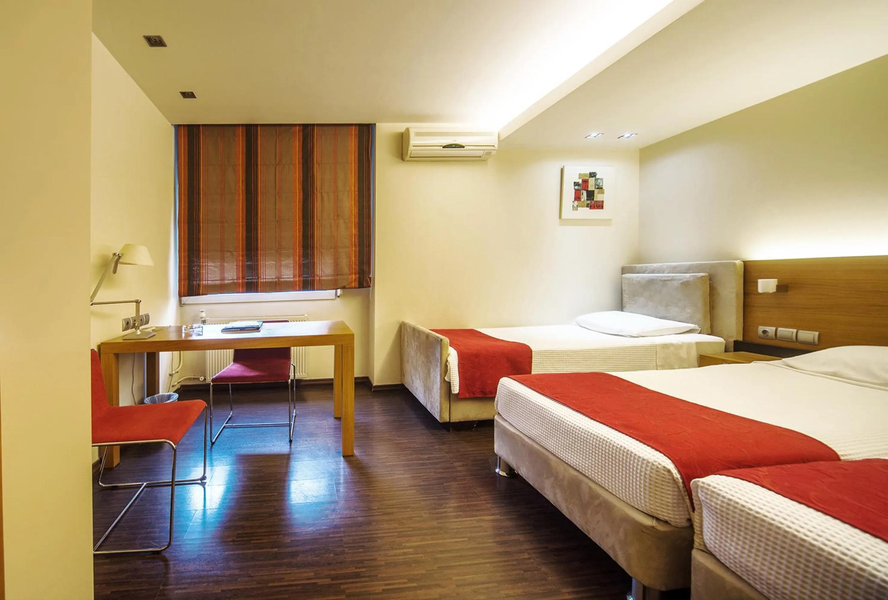 Bedroom, Bed in Capsis Hotel Thessaloniki