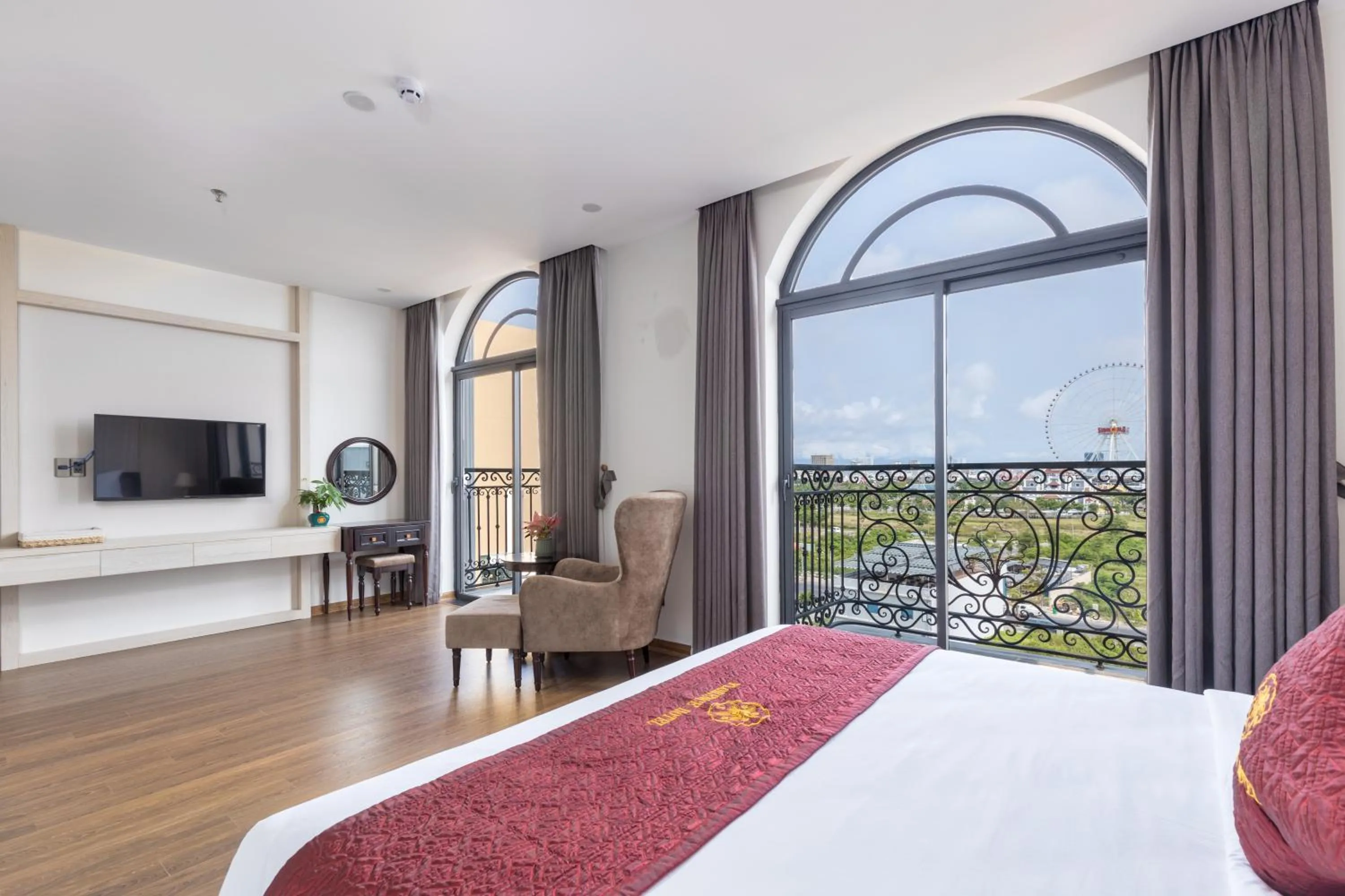 Dining area, Bed in Florence Hotel