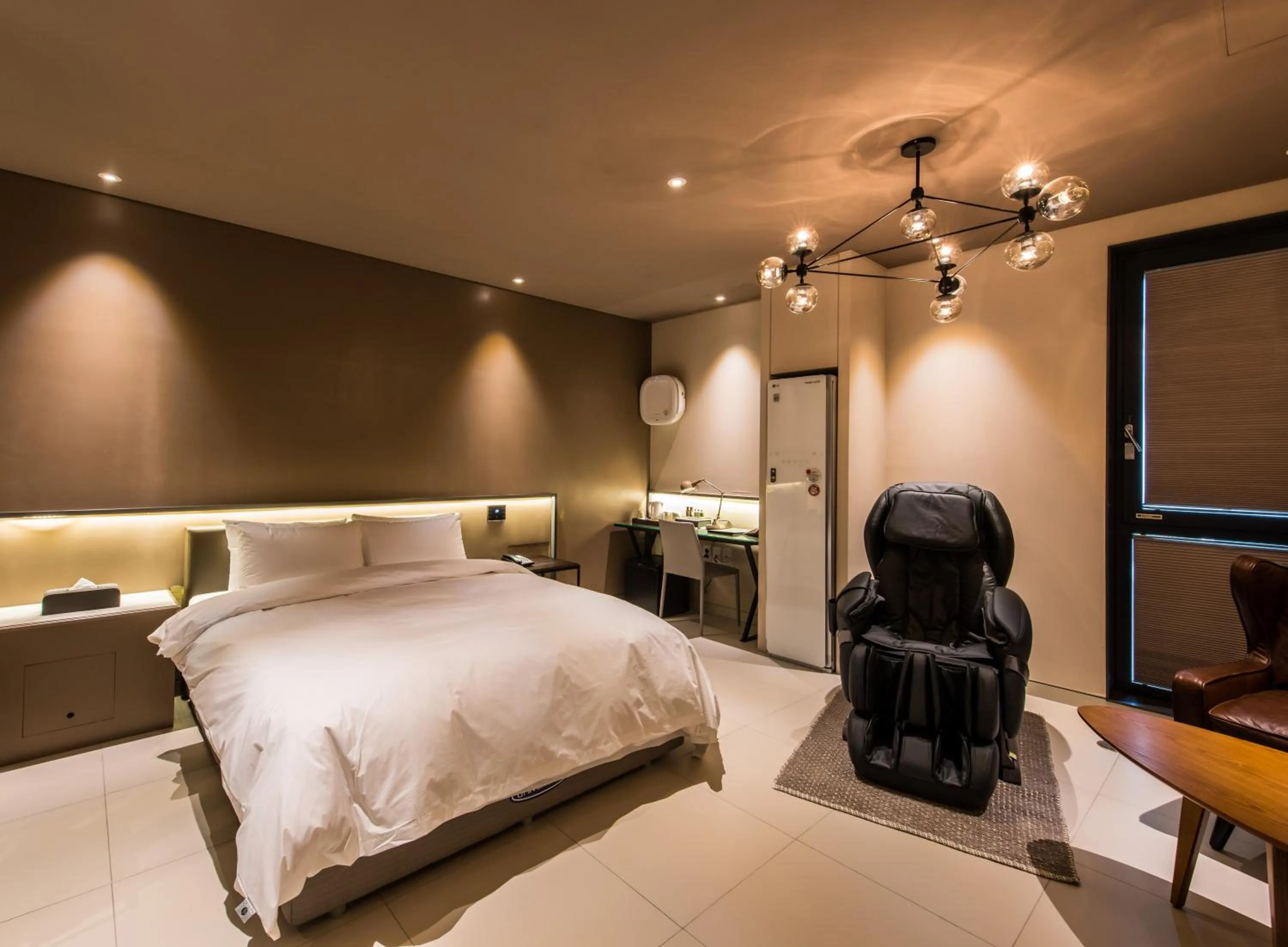 Bed in Le Stendal Hotel