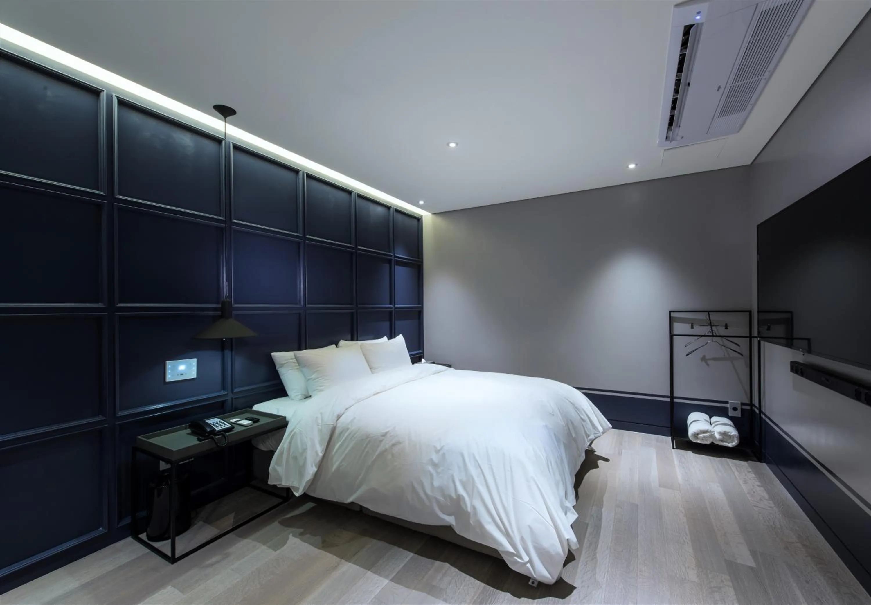 Bed in Le Stendal Hotel