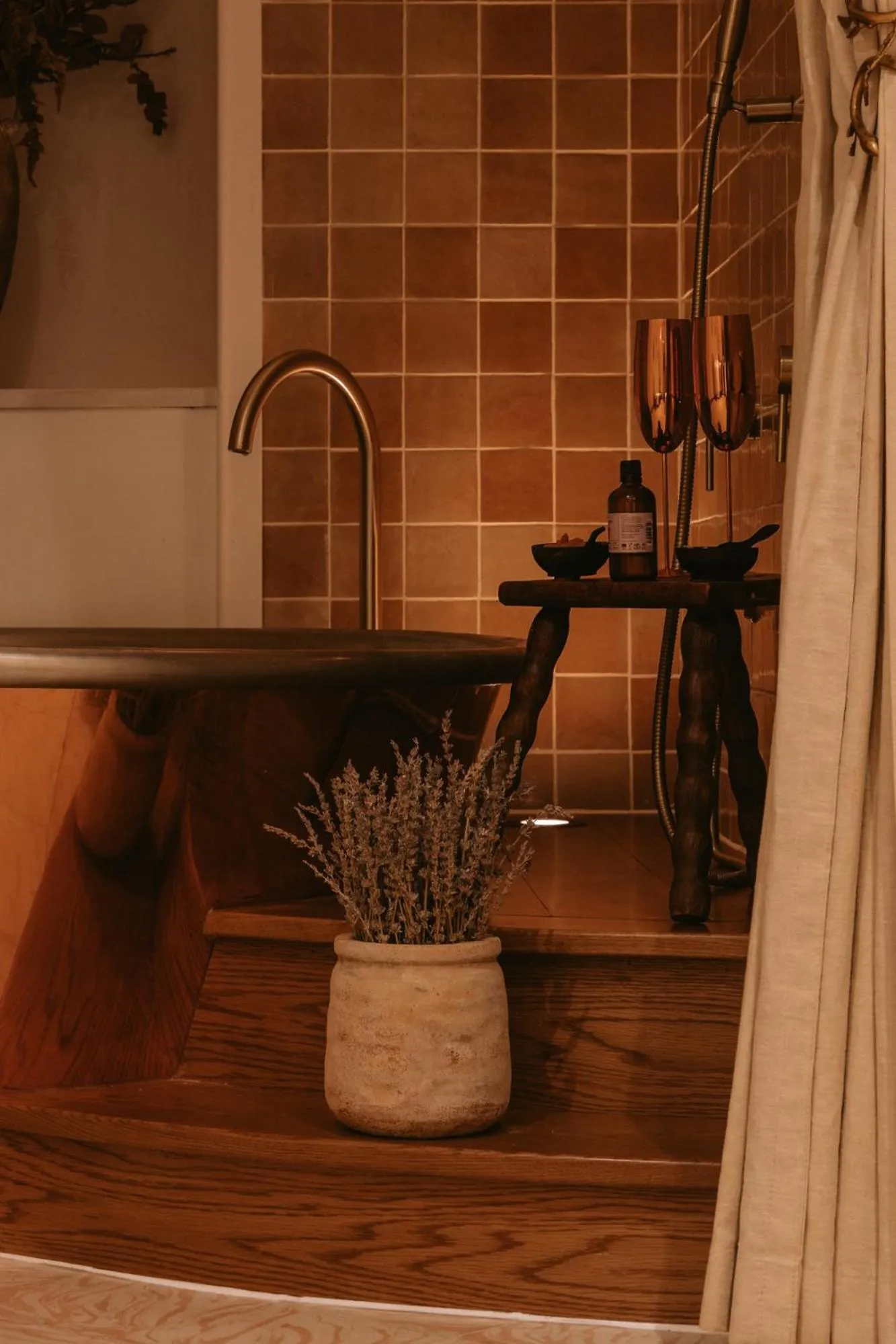 Massage in No 42 by GuestHouse, Margate