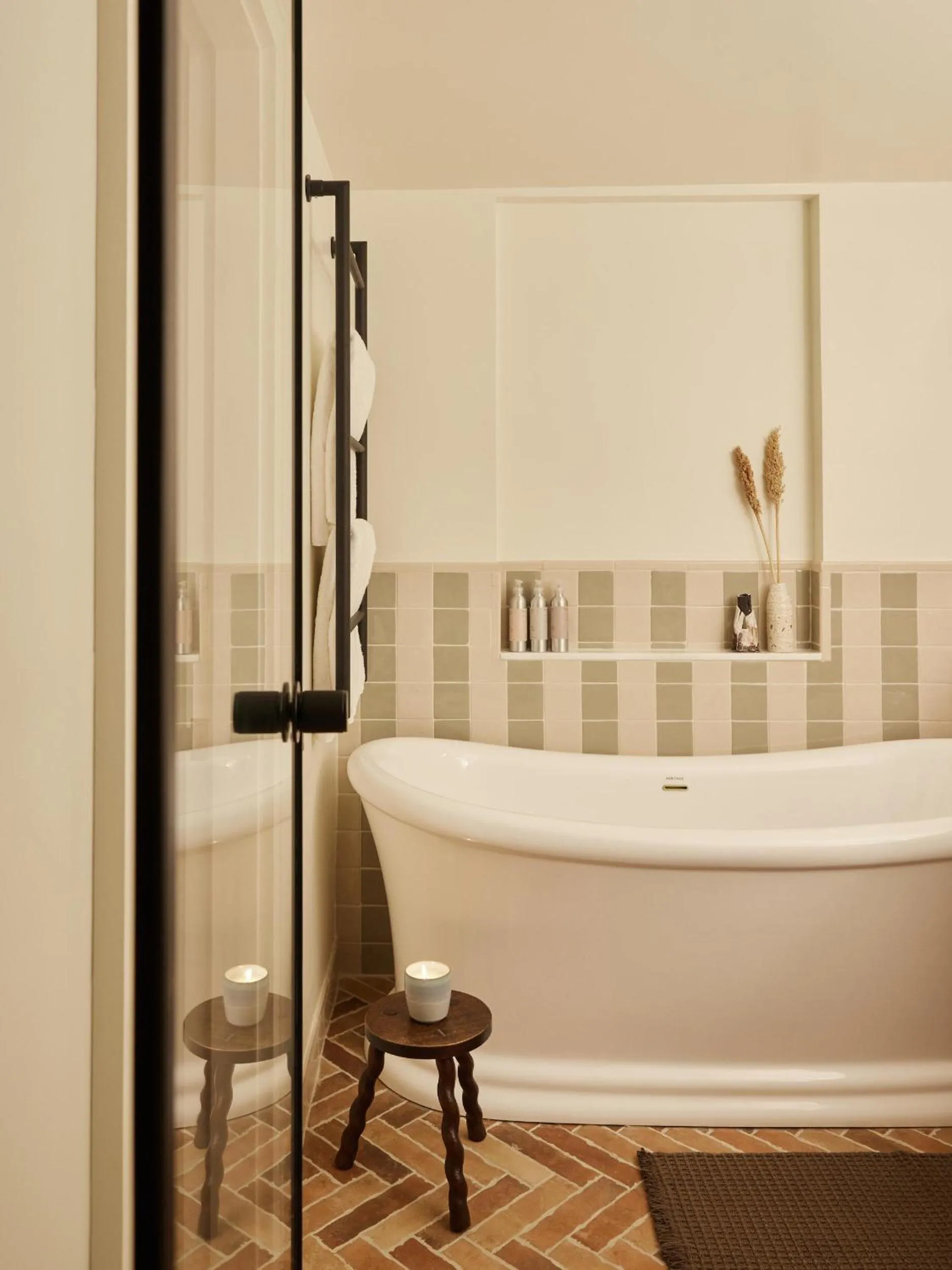 Bathroom in No 42 by GuestHouse, Margate