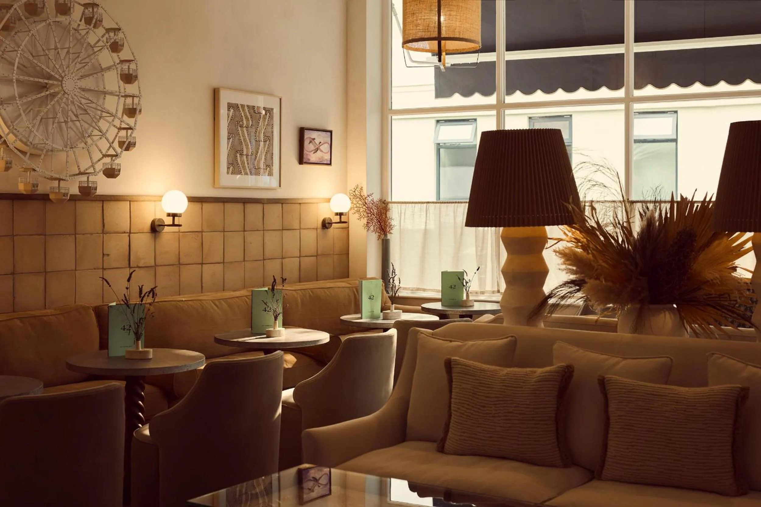 Lounge or bar in No 42 by GuestHouse, Margate