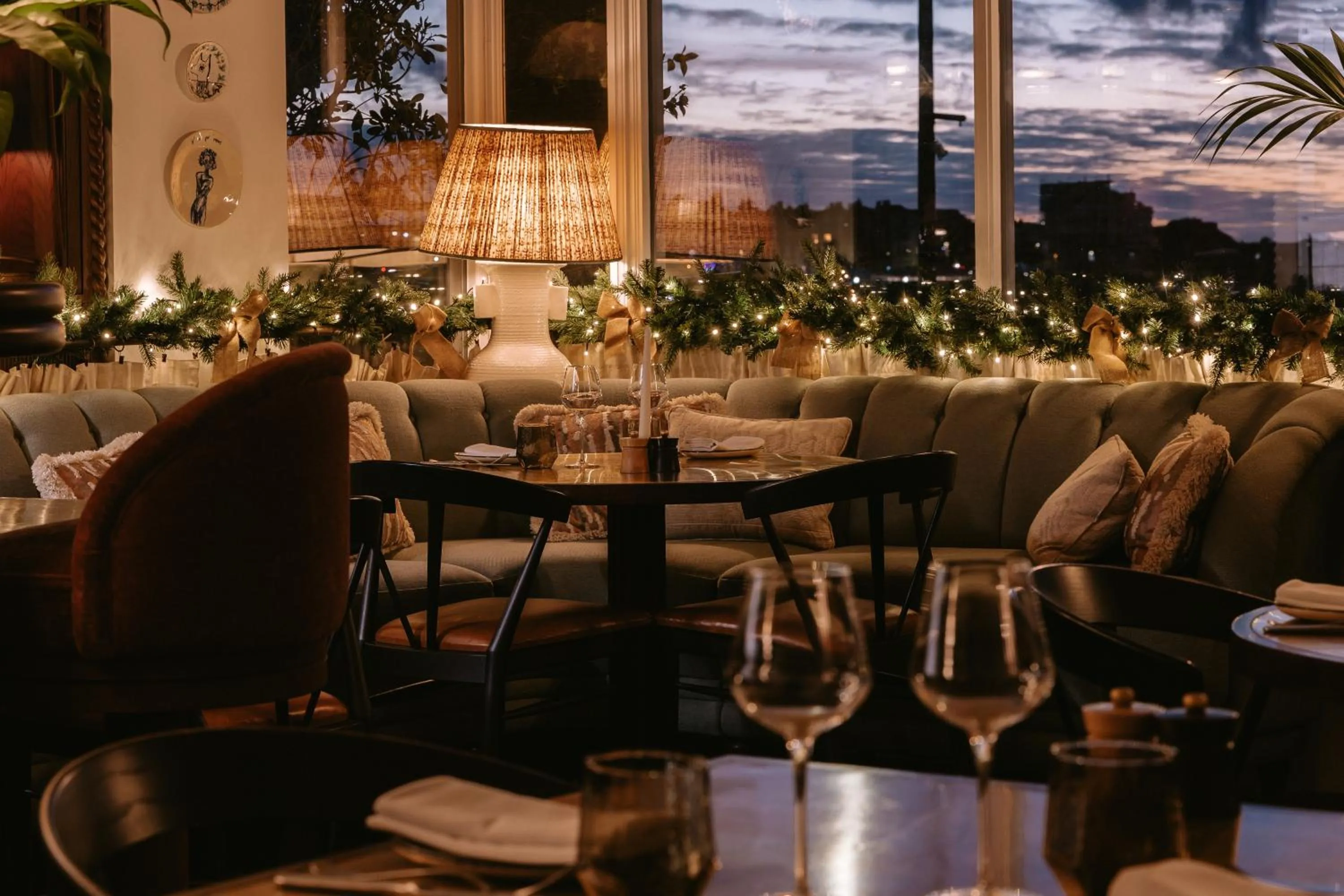 Restaurant/places to eat in No 42 by GuestHouse, Margate