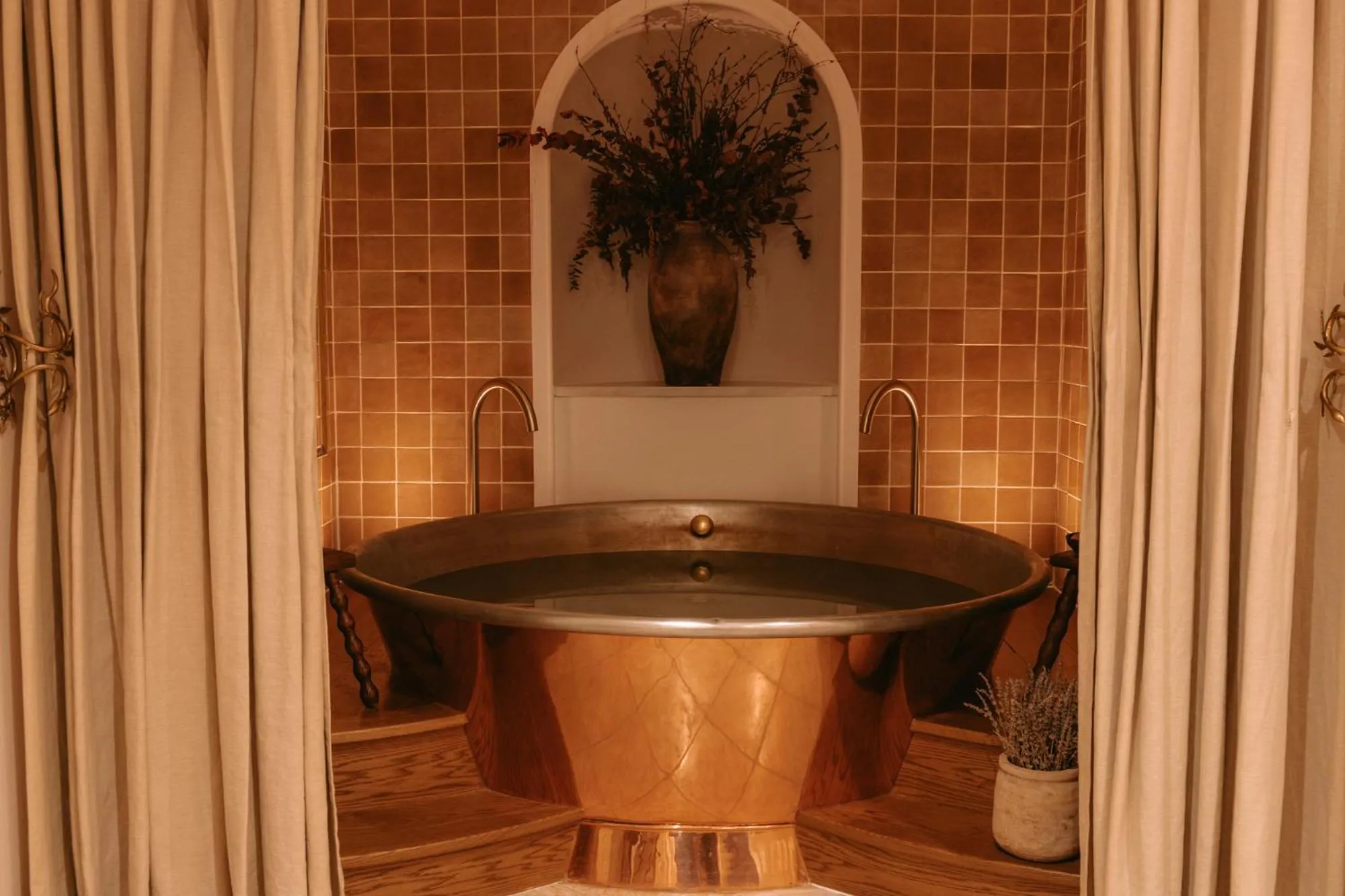 Massage in No 42 by GuestHouse, Margate