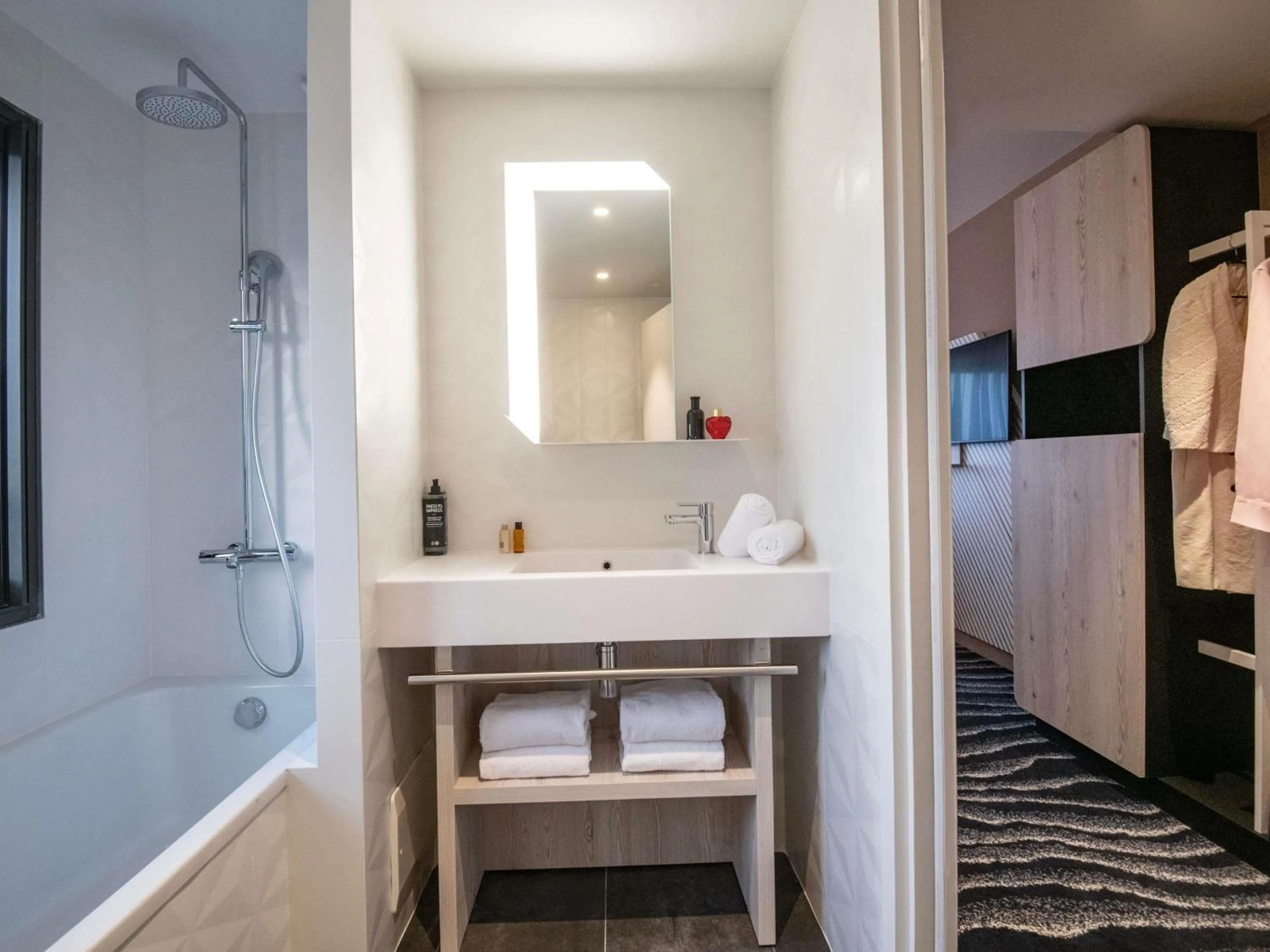 Bedroom in ibis Styles Porto Vecchio