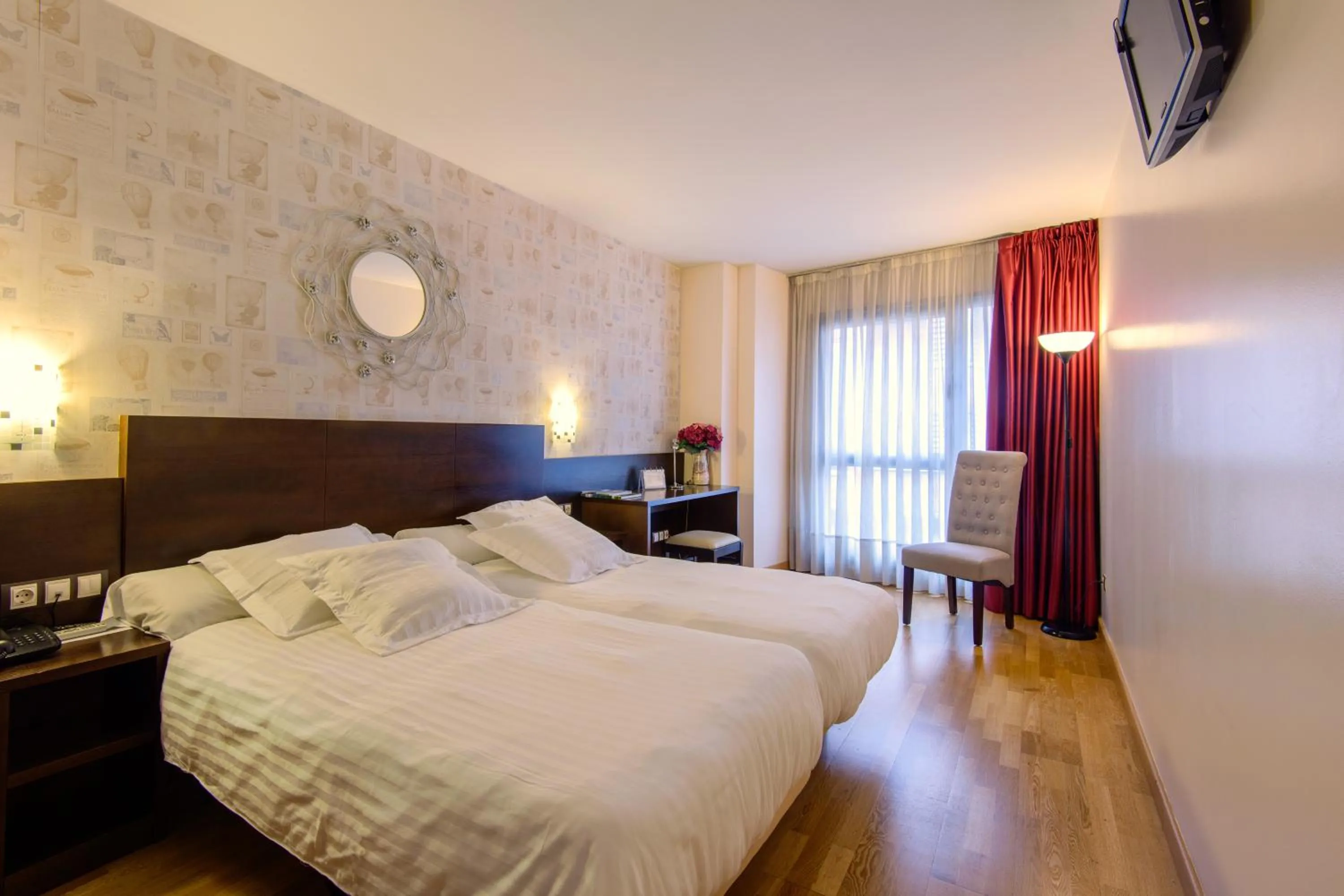 Photo of the whole room, Bed in Hotel Castro Real