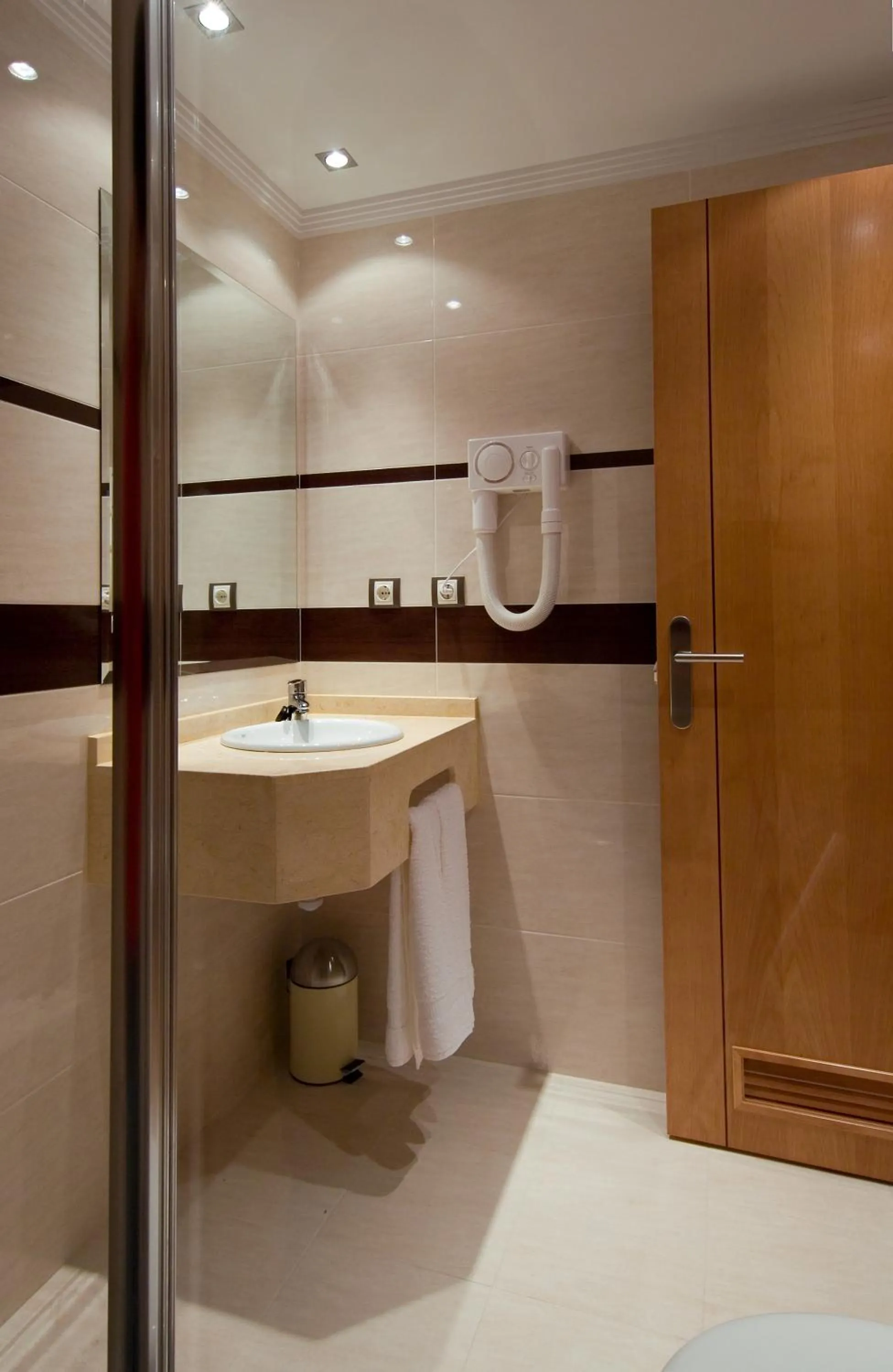 Bathroom in Hotel Castro Real