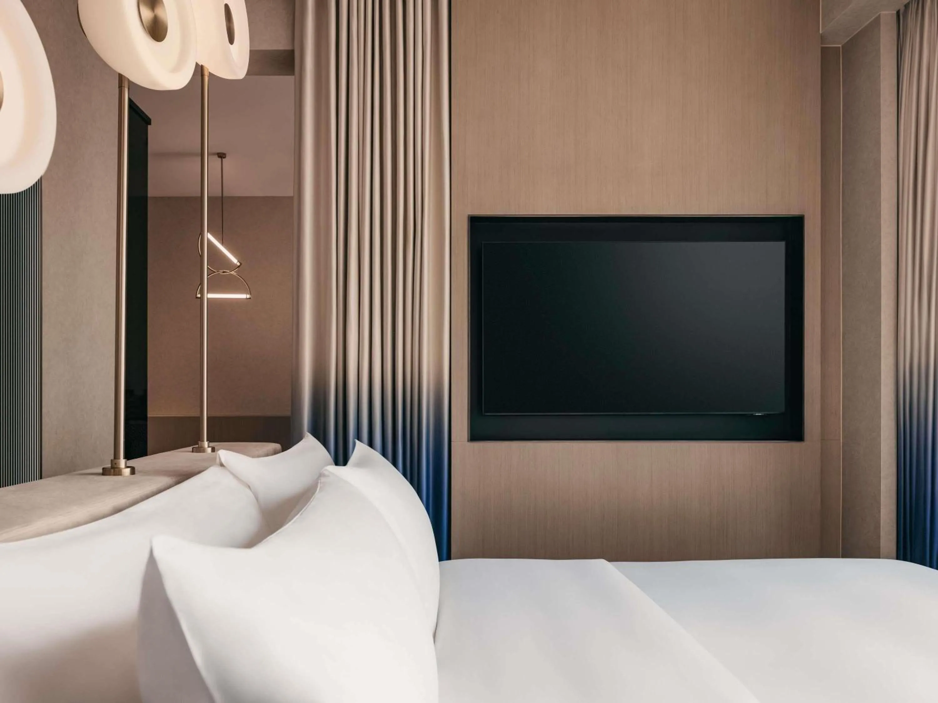 Bedroom, Bed in Mondrian Singapore Duxton