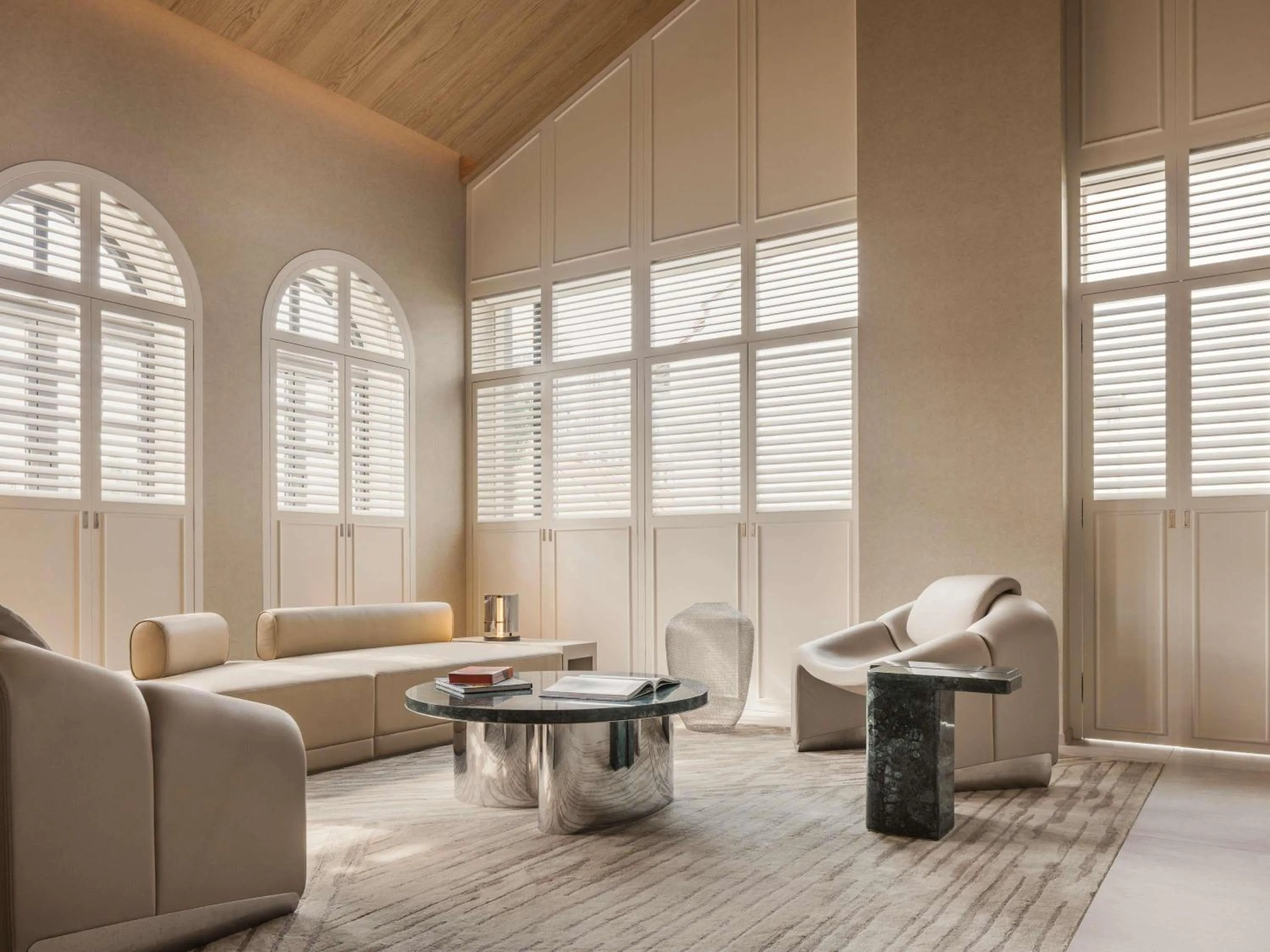 Photo of the whole room in Mondrian Singapore Duxton