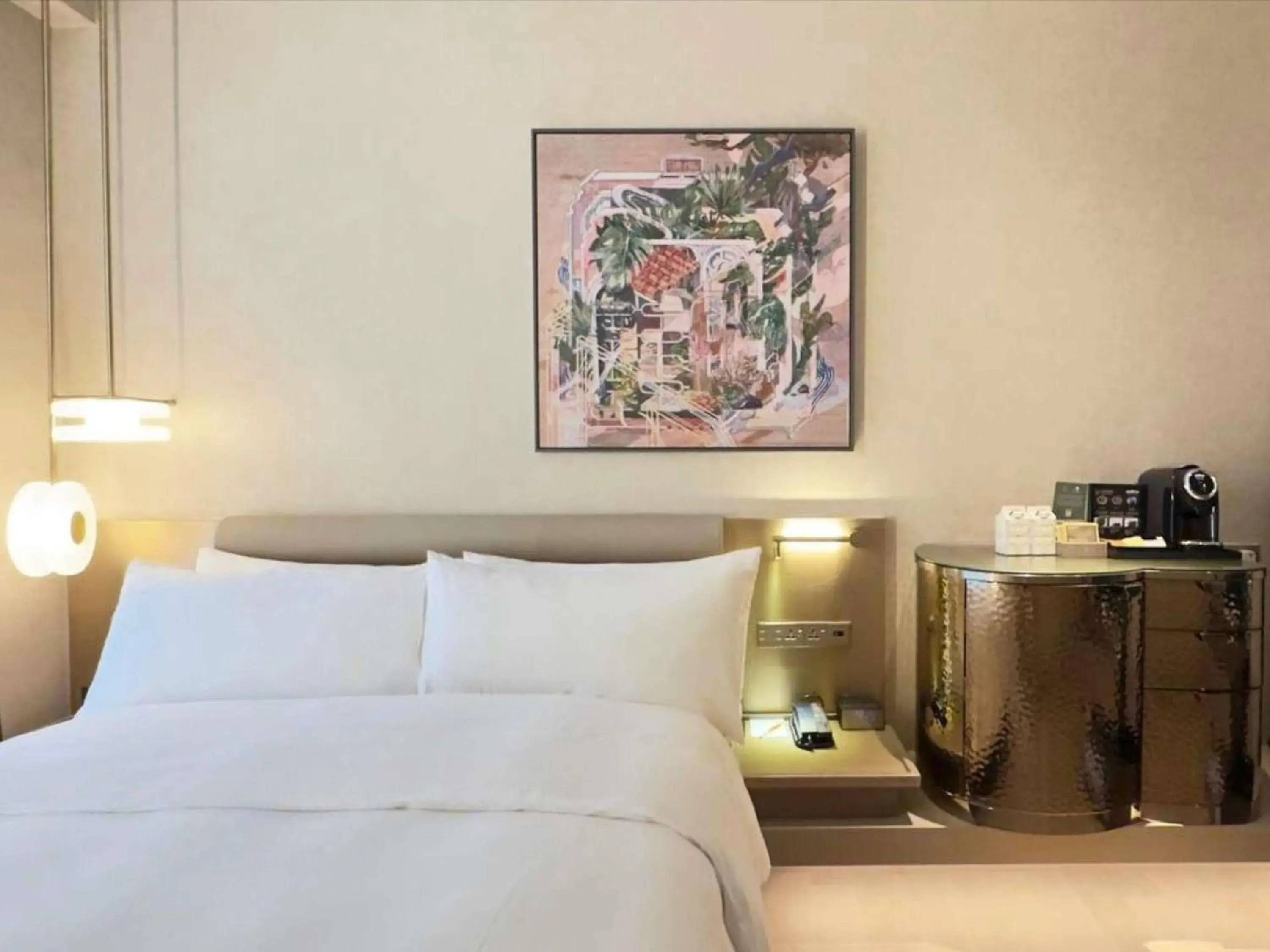 Signature Accessible Queen in Mondrian Singapore Duxton Signature Accessible Queen in Mondrian Singapore Duxton