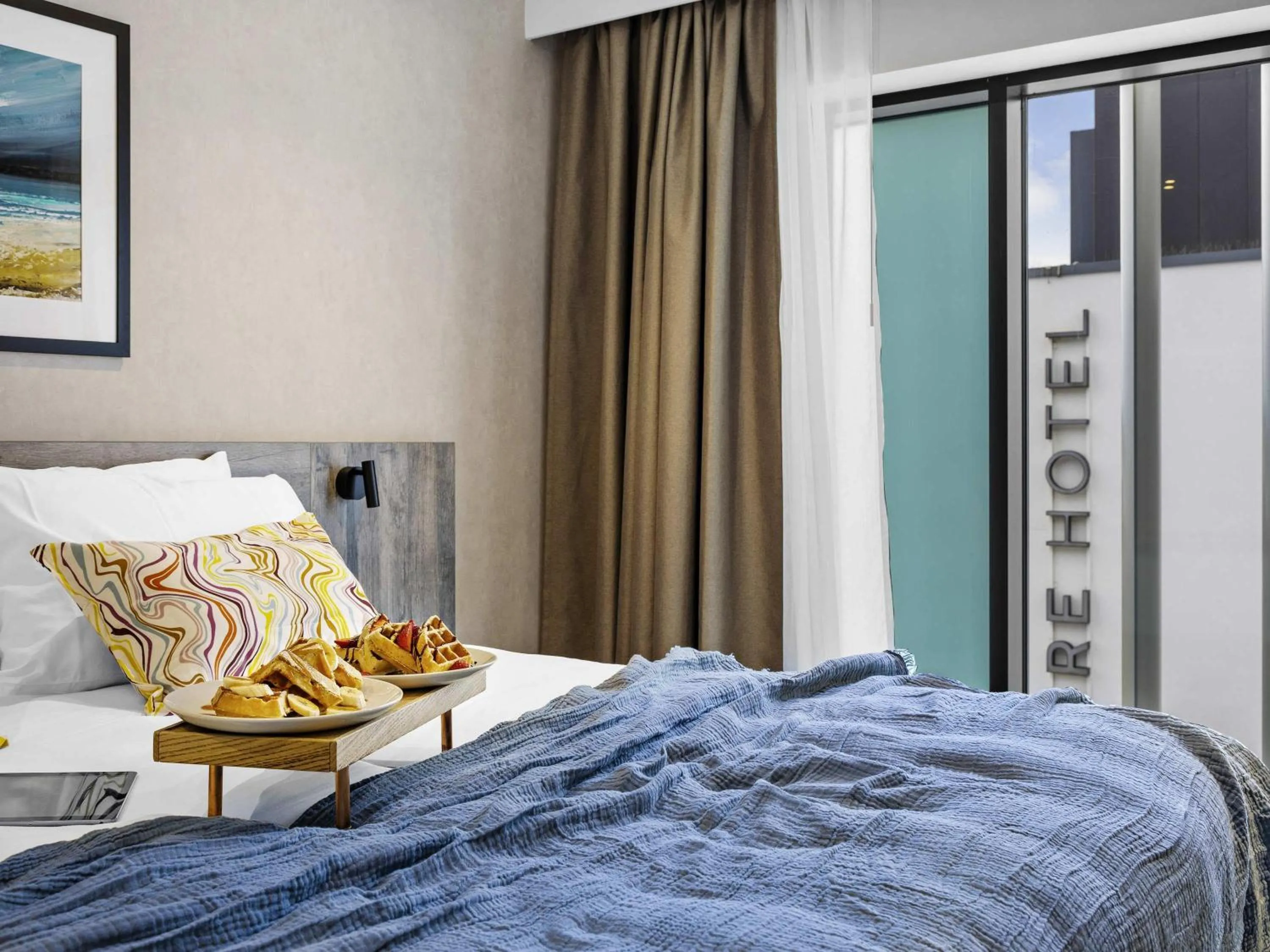 Bedroom, Bed in ibis Styles Paignton