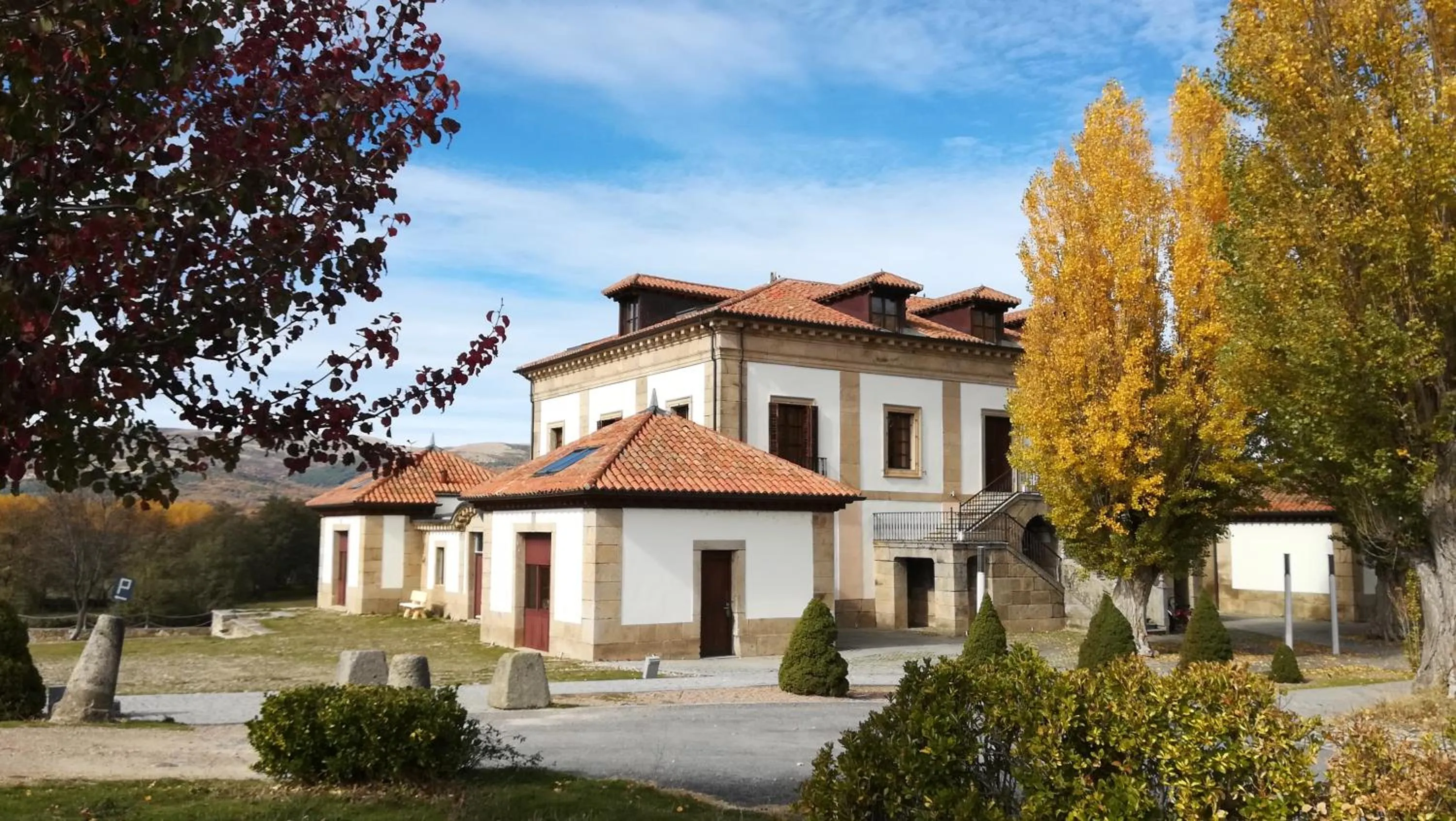 Facade/entrance in Izan Puerta de Gredos