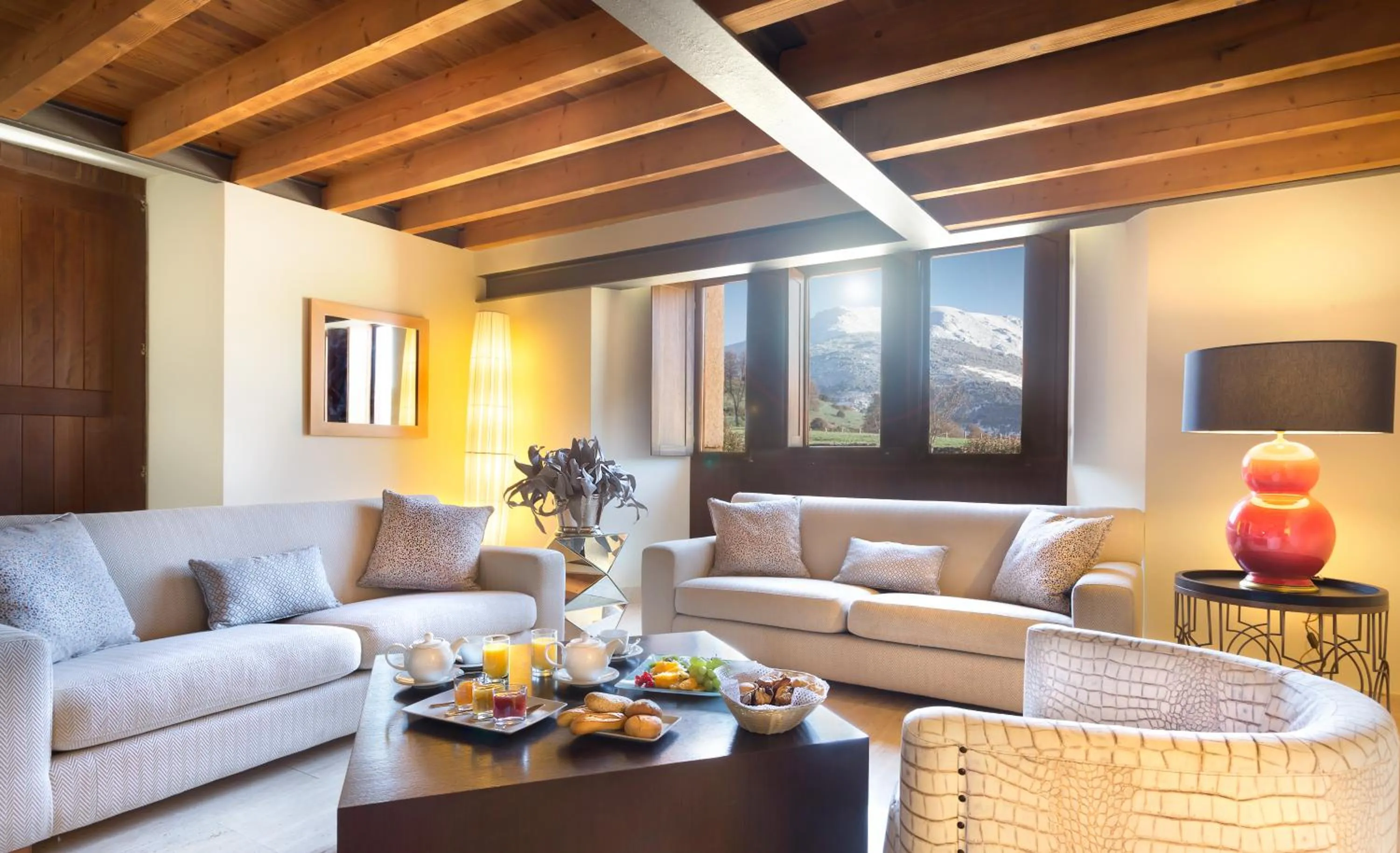 Decorative detail in Izan Puerta de Gredos