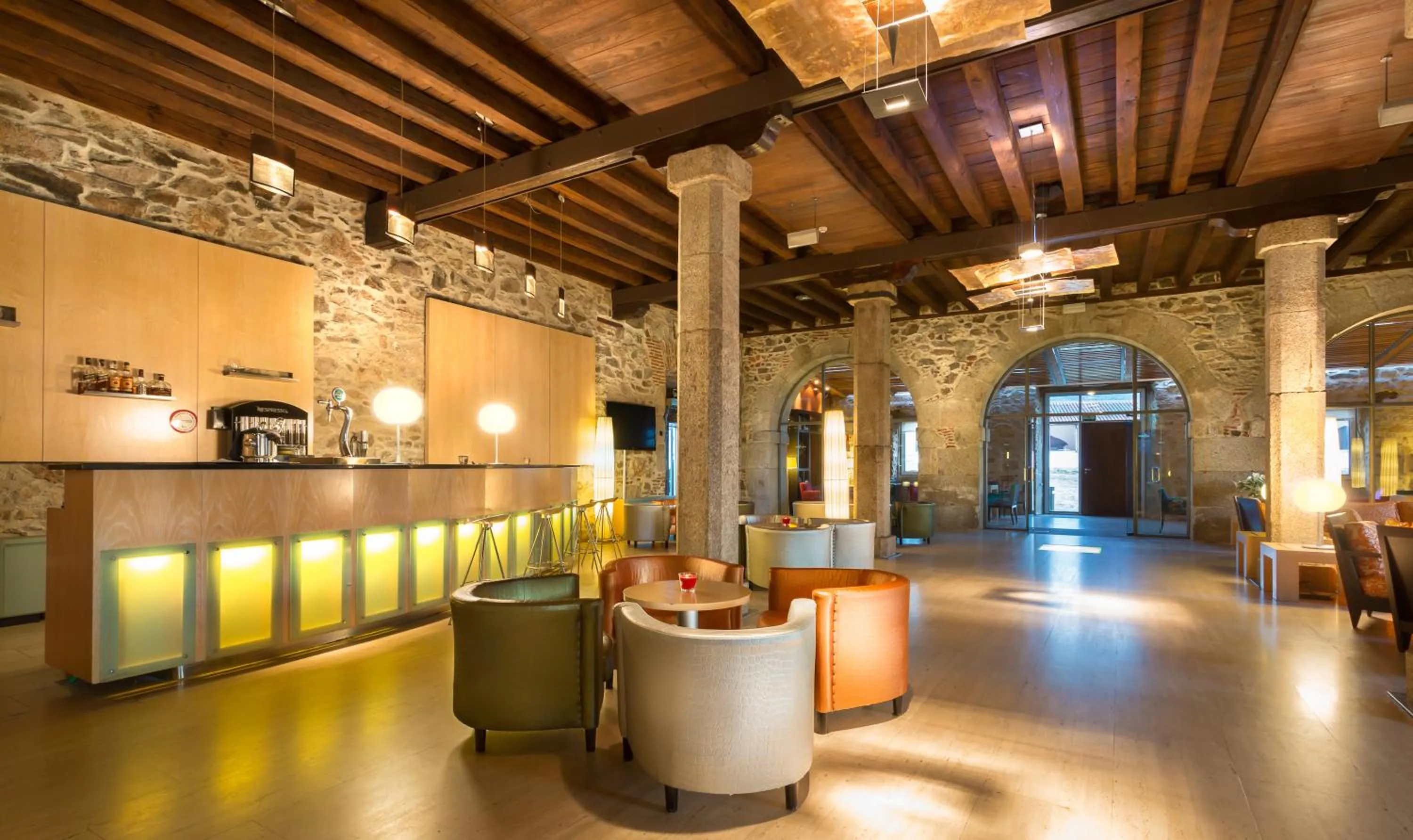 Lounge or bar in Izan Puerta de Gredos