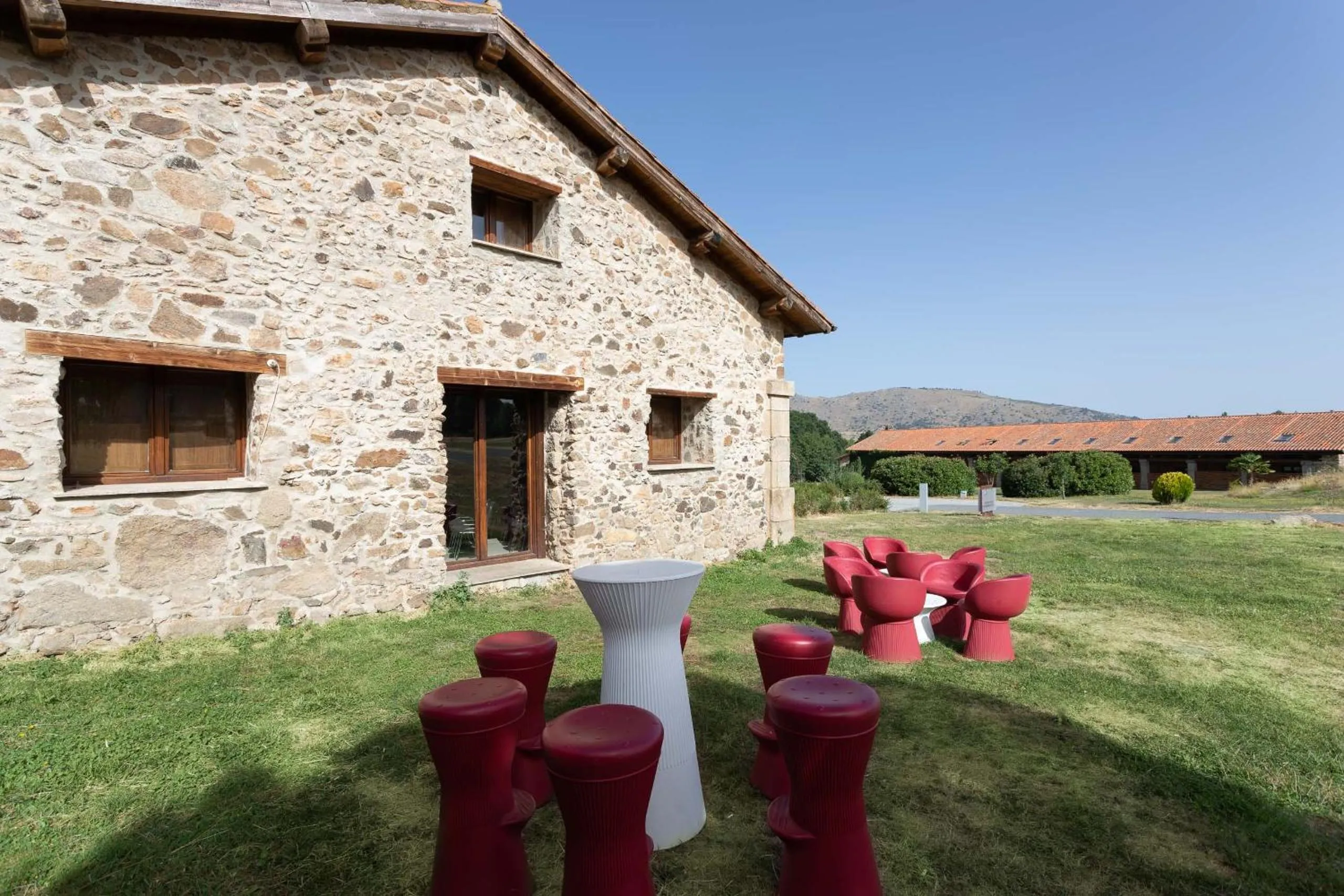 Property building in Izan Puerta de Gredos