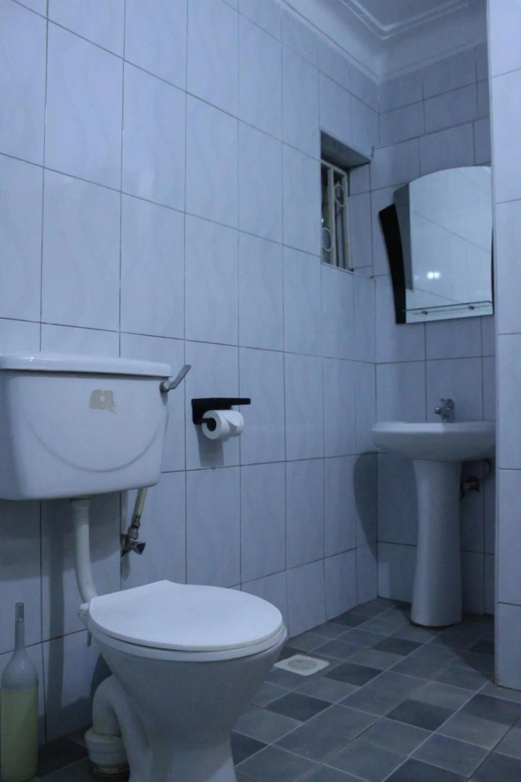 Toilet in Chel and Vade Cottages