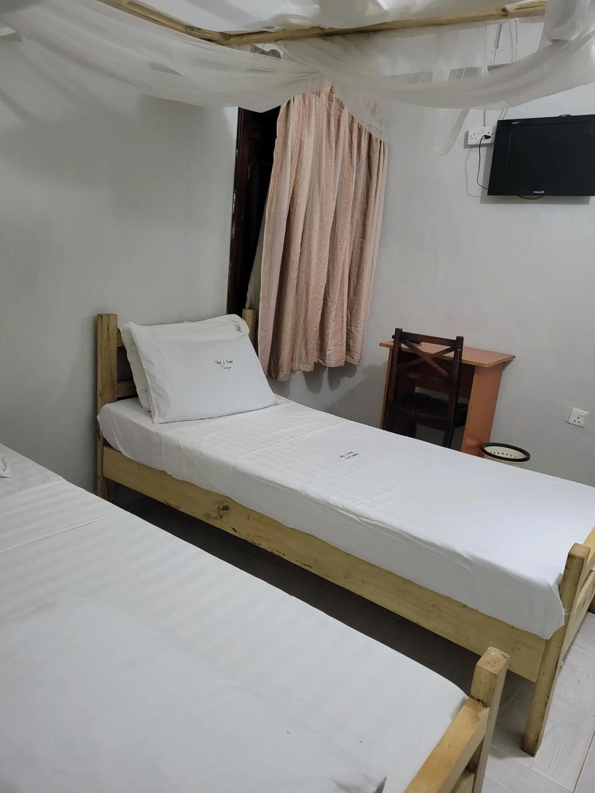 Bed in Chel and Vade Cottages