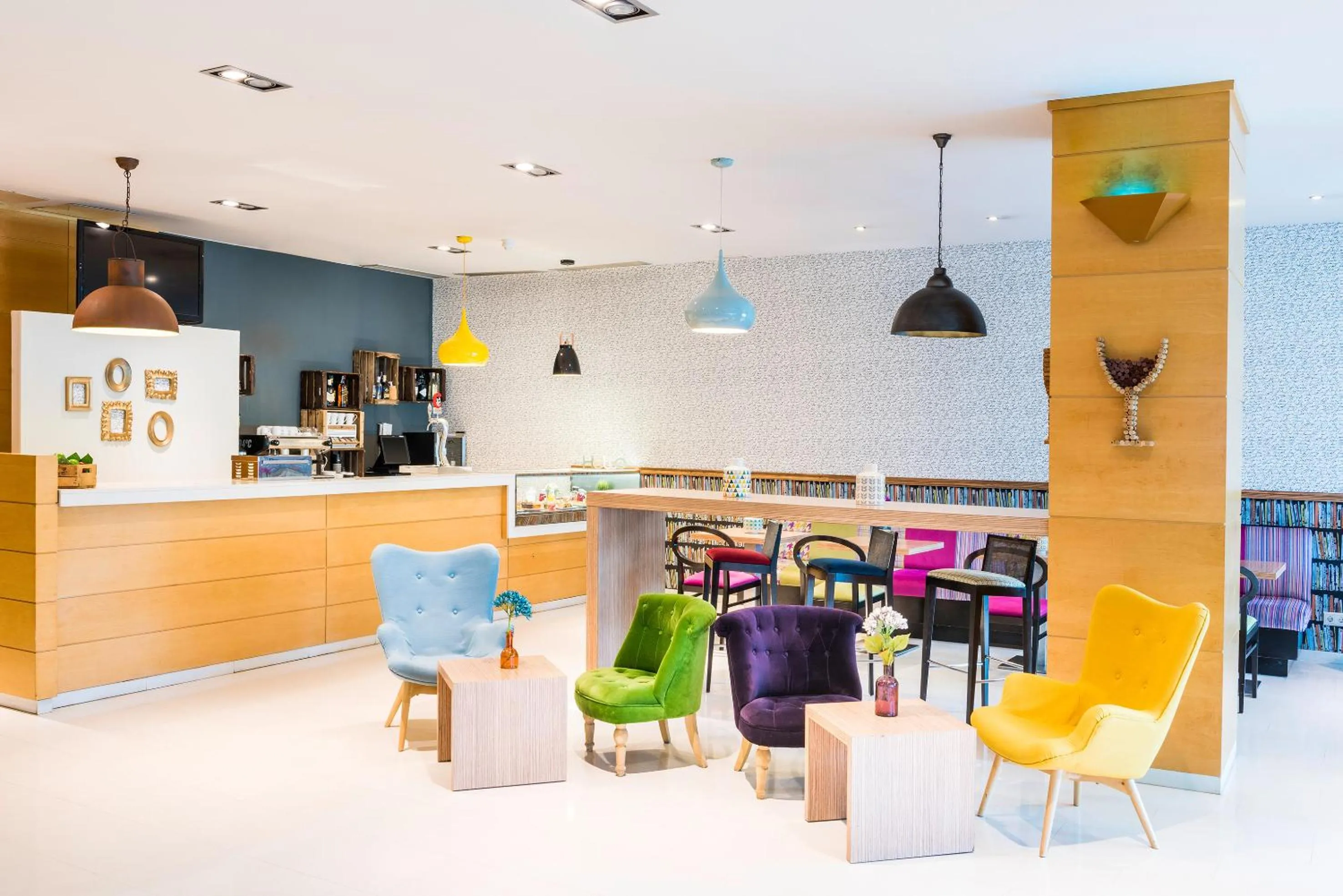 Lounge or bar in Hotel Zentral Ave