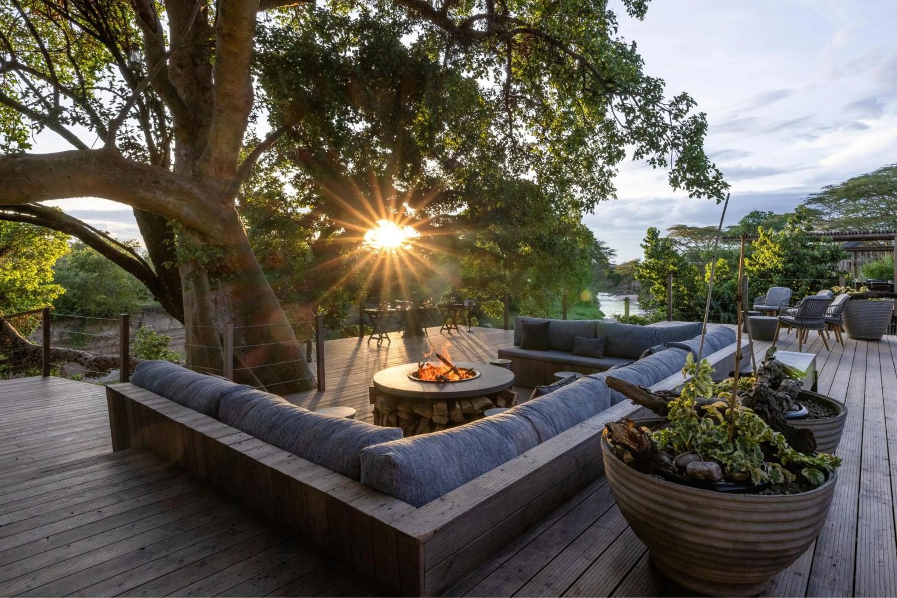 Lounge or bar in JW Marriott Masai Mara Lodge