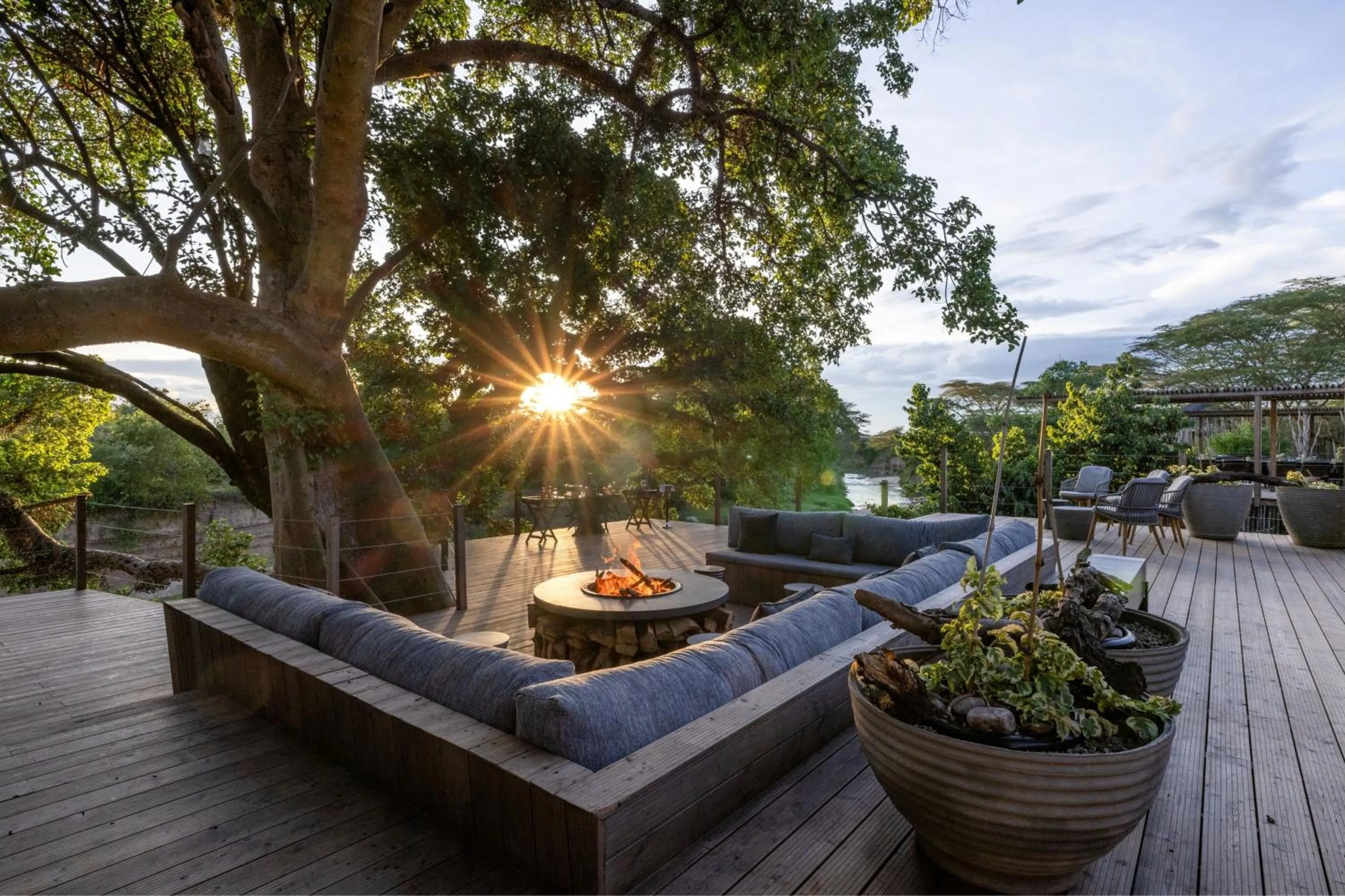 Lounge or bar in JW Marriott Masai Mara Lodge