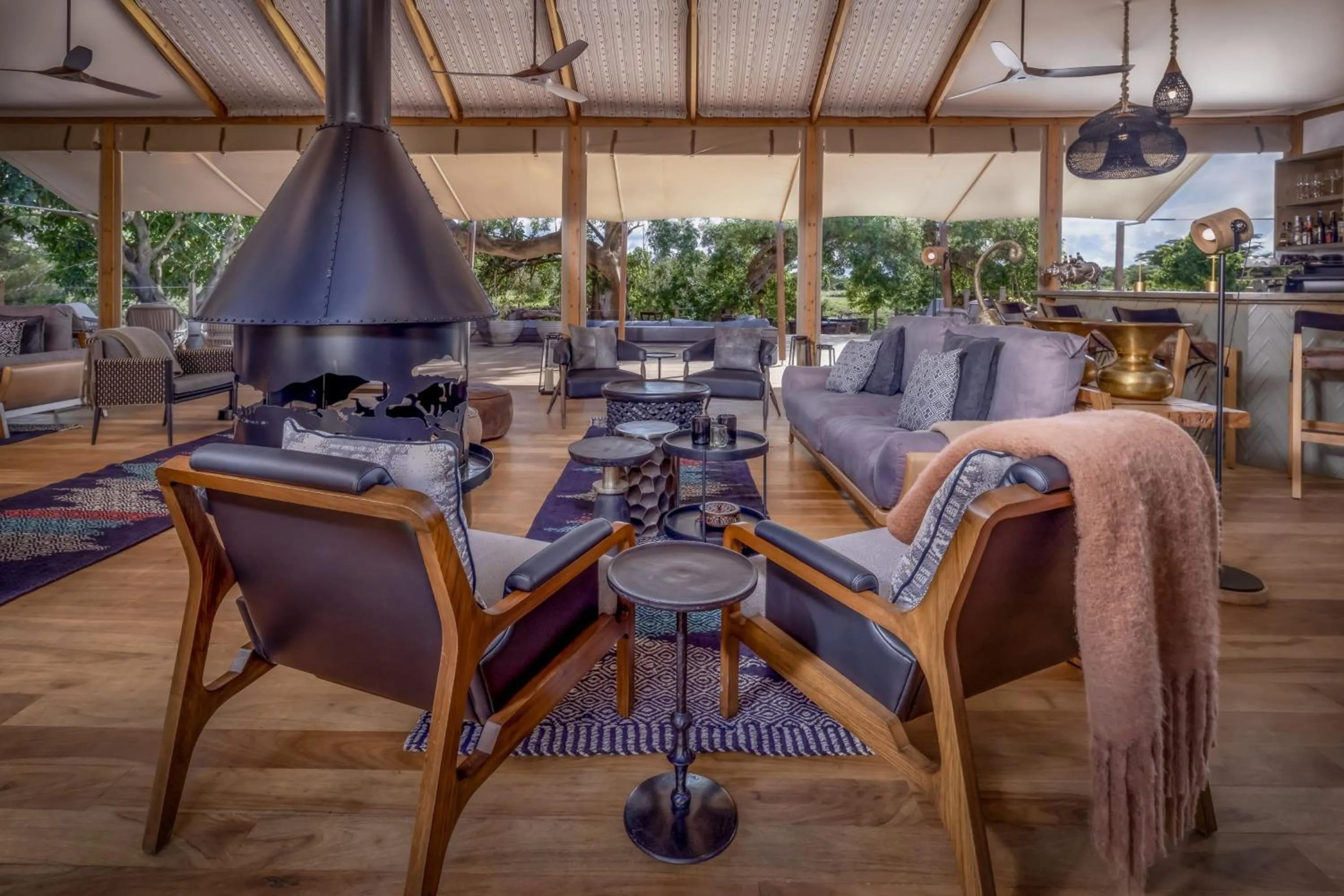 Lounge or bar in JW Marriott Masai Mara Lodge