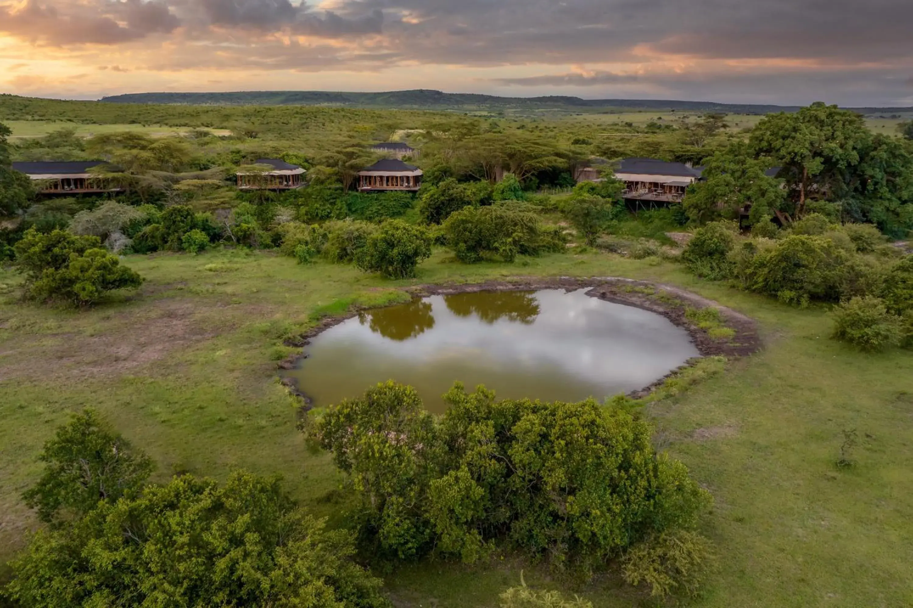 Deluxe King Suite with Balcony and River View in JW Marriott Masai Mara Lodge Deluxe King Suite with Balcony and River View in JW Marriott Masai Mara Lodge
