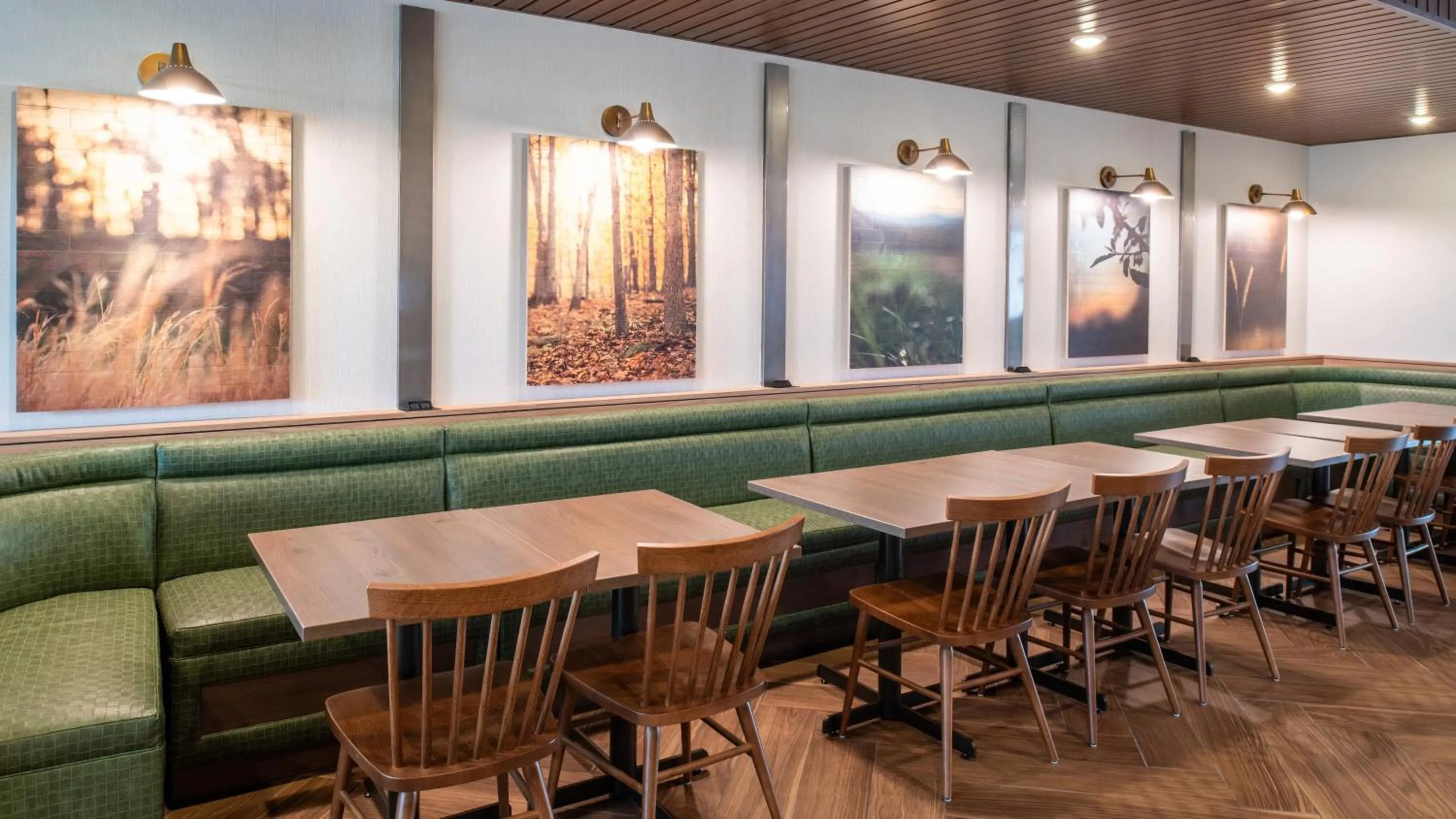 Seating area in Fairfield by Marriott Inn & Suites Stockton Lathrop