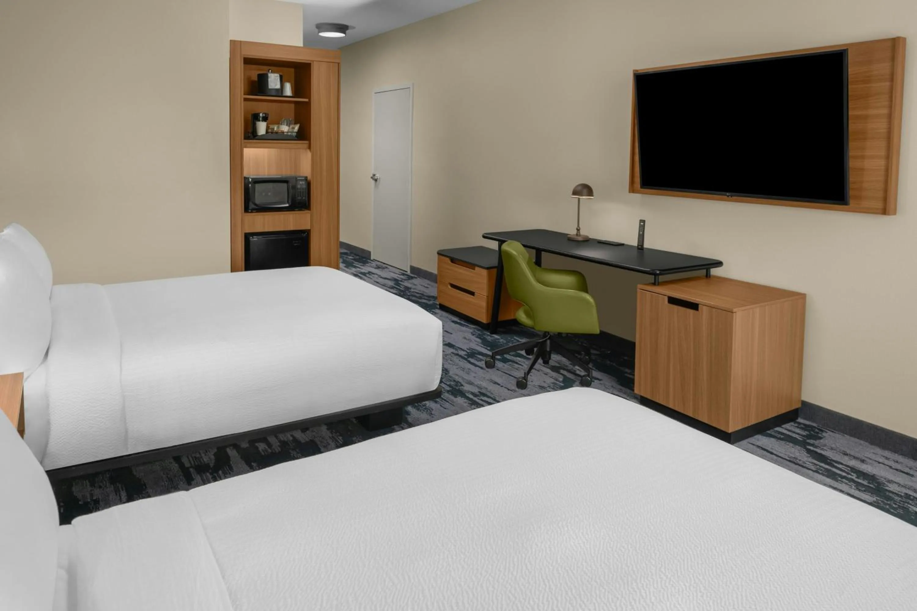 Photo of the whole room, Bed in Fairfield by Marriott Inn & Suites Stockton Lathrop