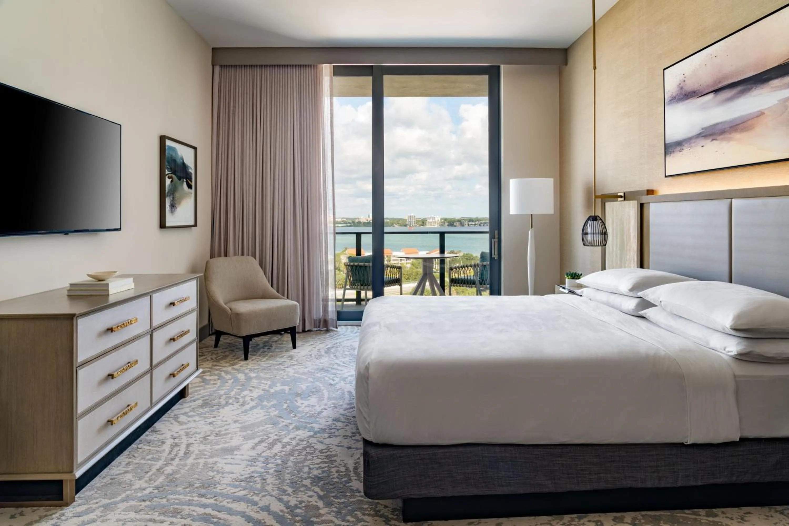 Bedroom, Bed in JW Marriott Clearwater Beach Resort & Spa