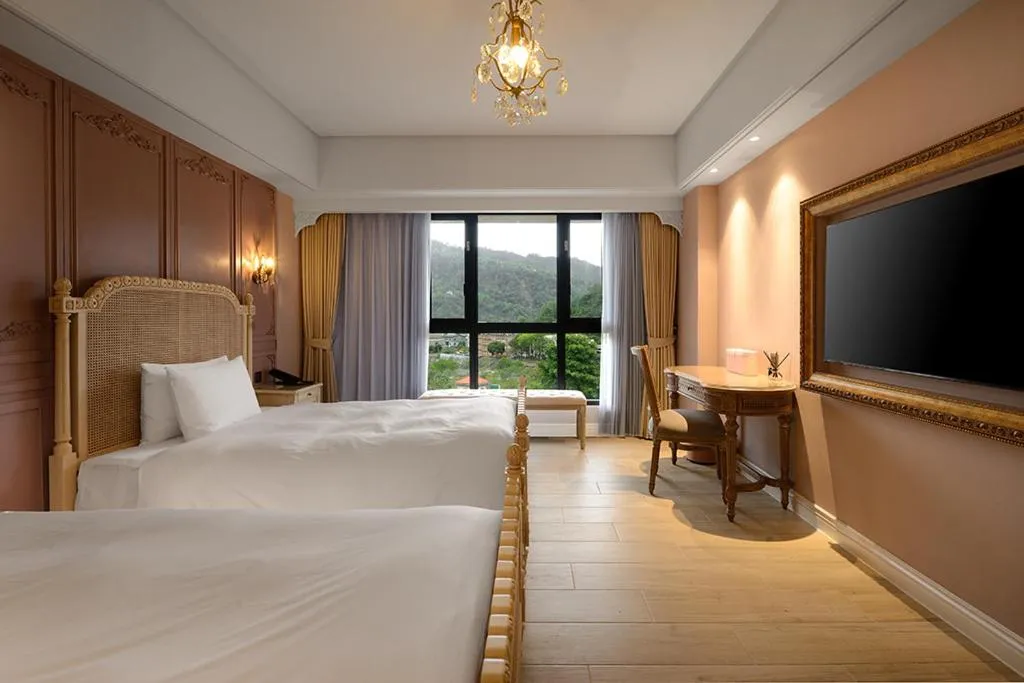 Bed in 格拉斯行館 Grasse Grace Manor 苗栗唯一SLH會員