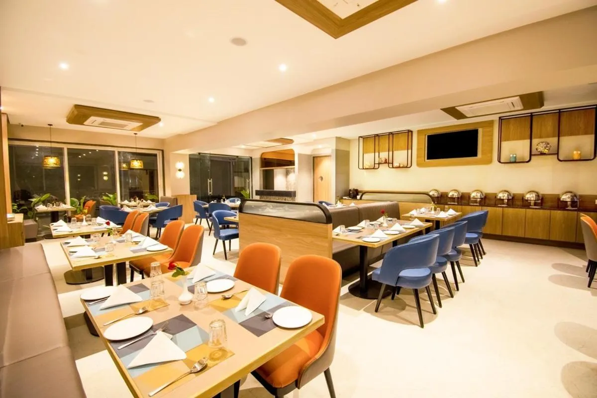 Restaurant/places to eat in Meritas Aura Resort