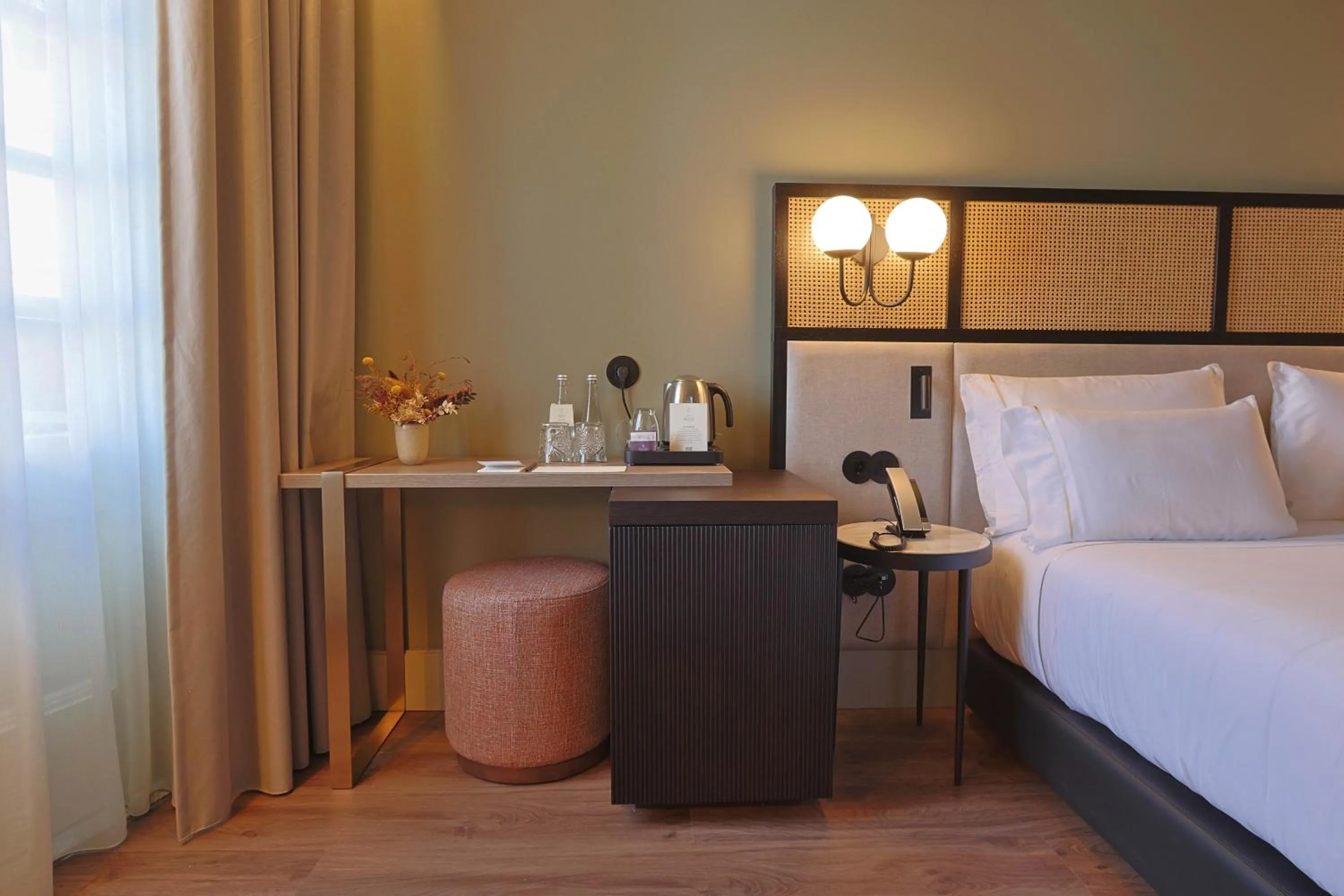 Bedroom, Bed in Timbre Virtudes