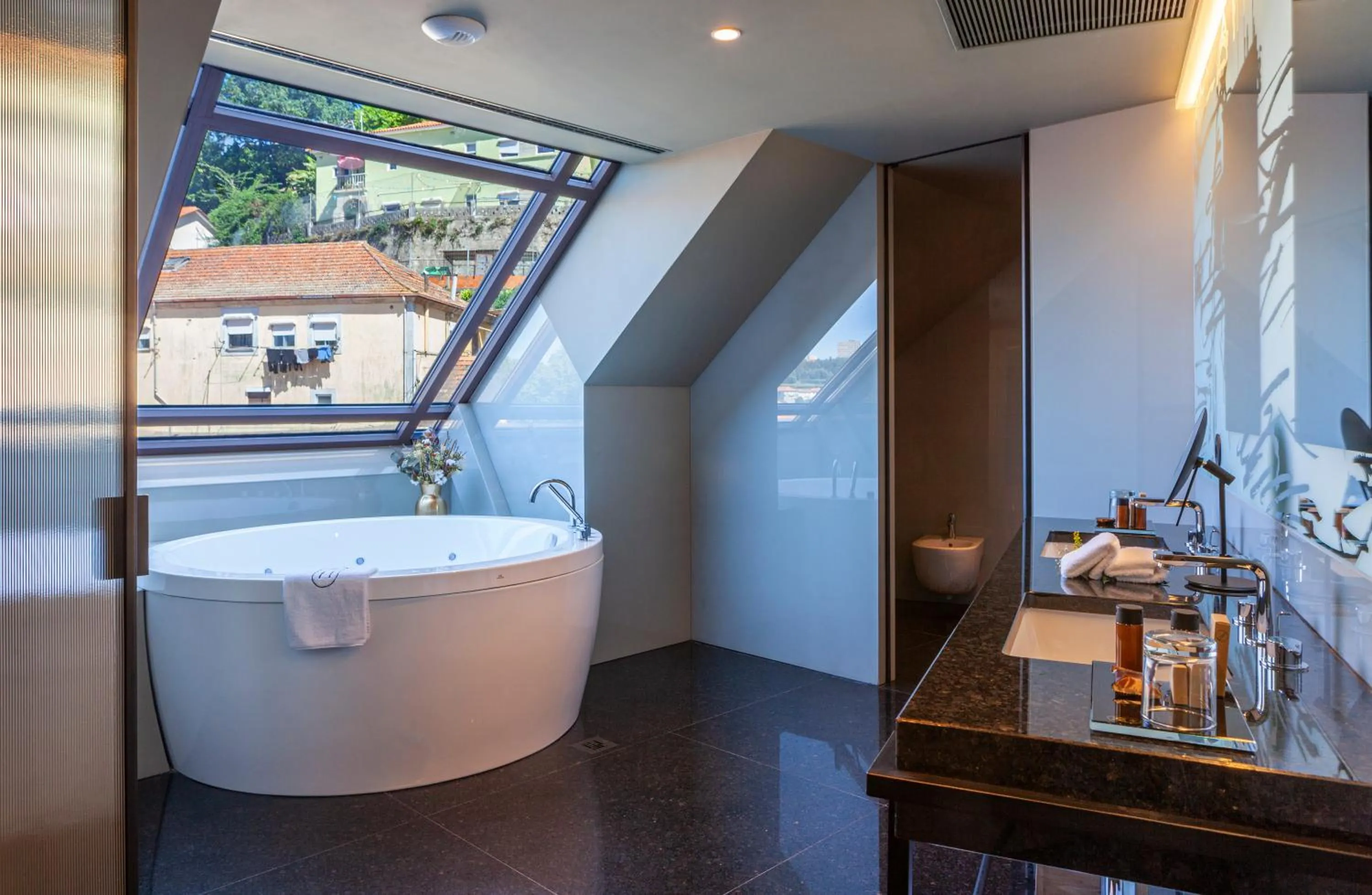 Hot Tub in Timbre Virtudes