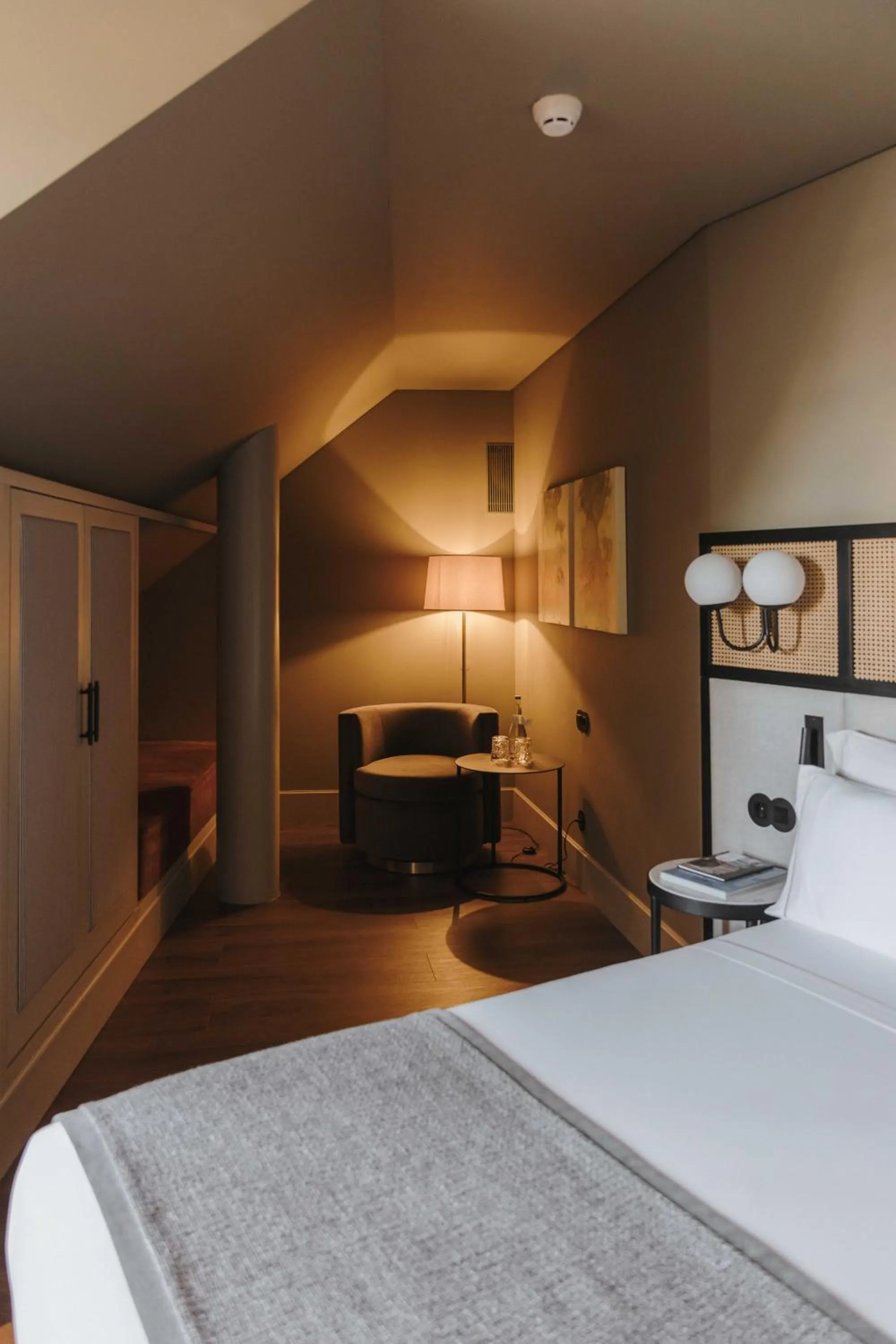 Bedroom, Bed in Timbre Virtudes