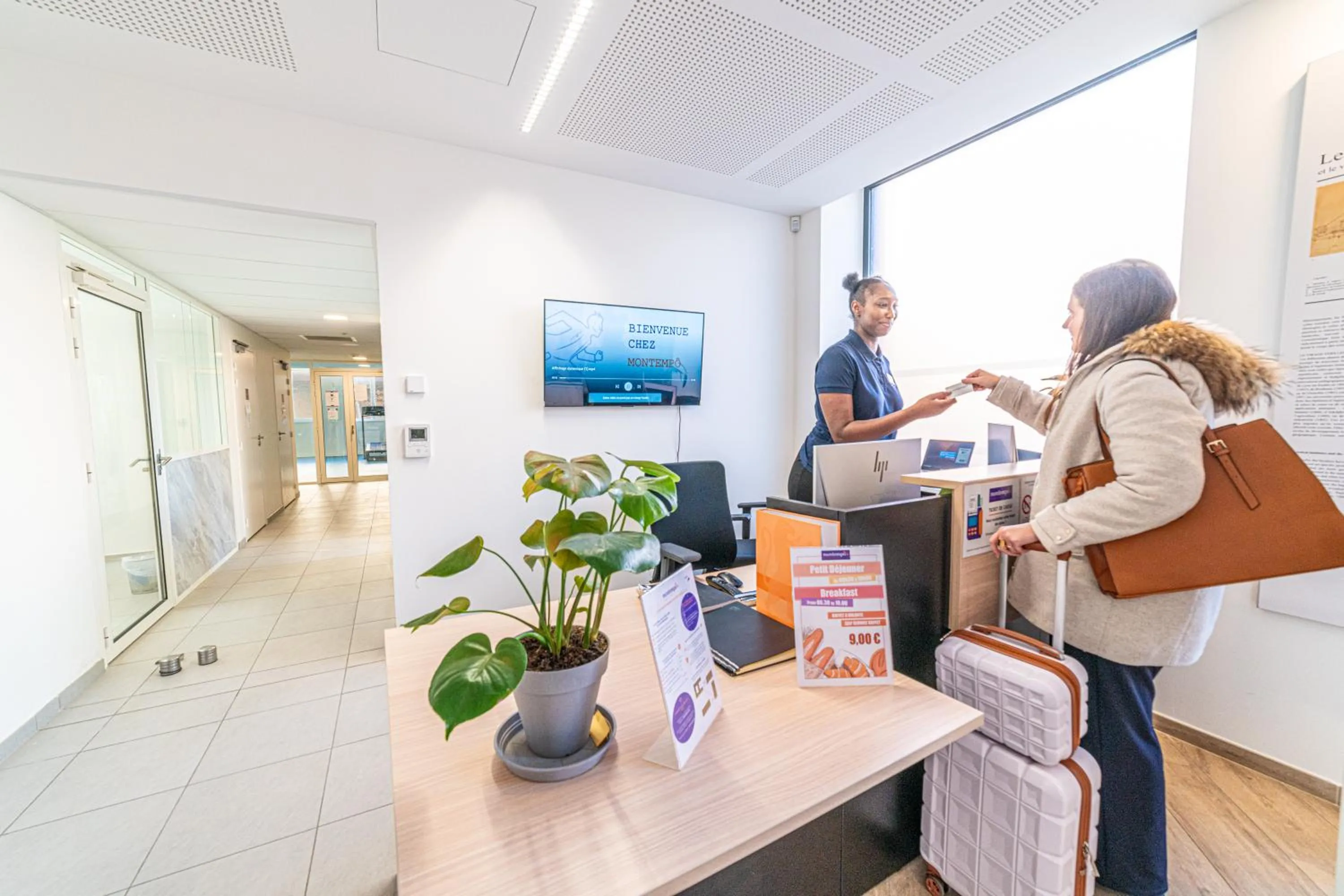 Lobby or reception in Montempô Appart'Hôtel Toulouse Cité Internationale