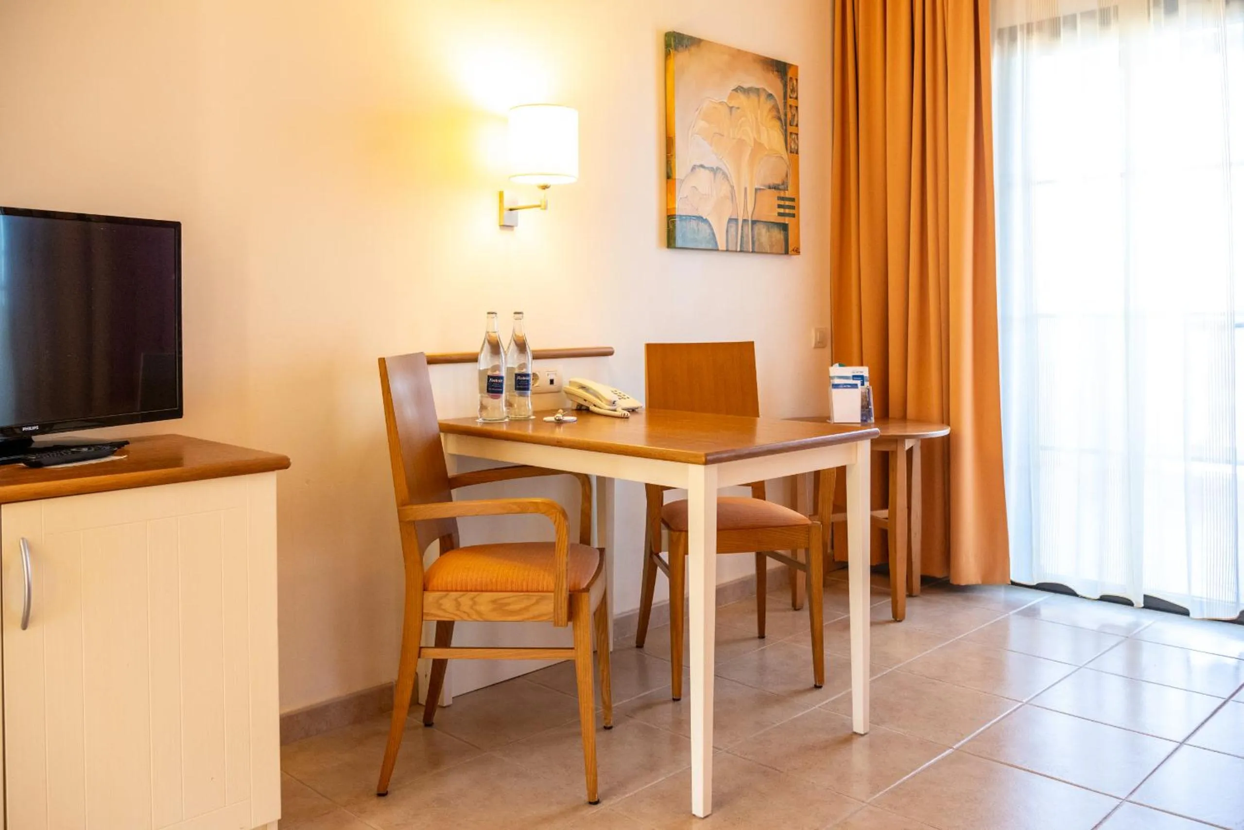 TV and multimedia in Luz Del Mar