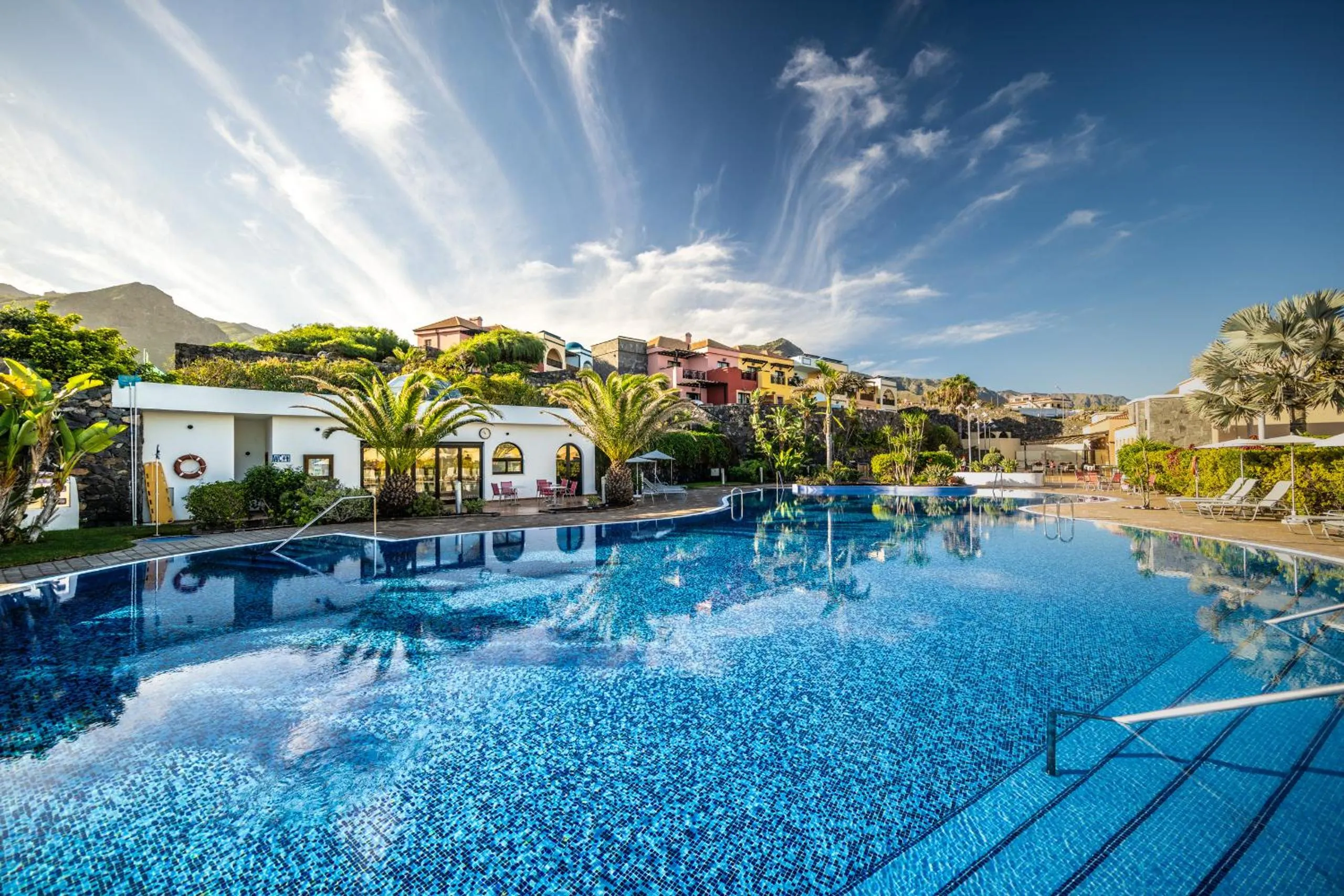 Mountain view in Luz Del Mar