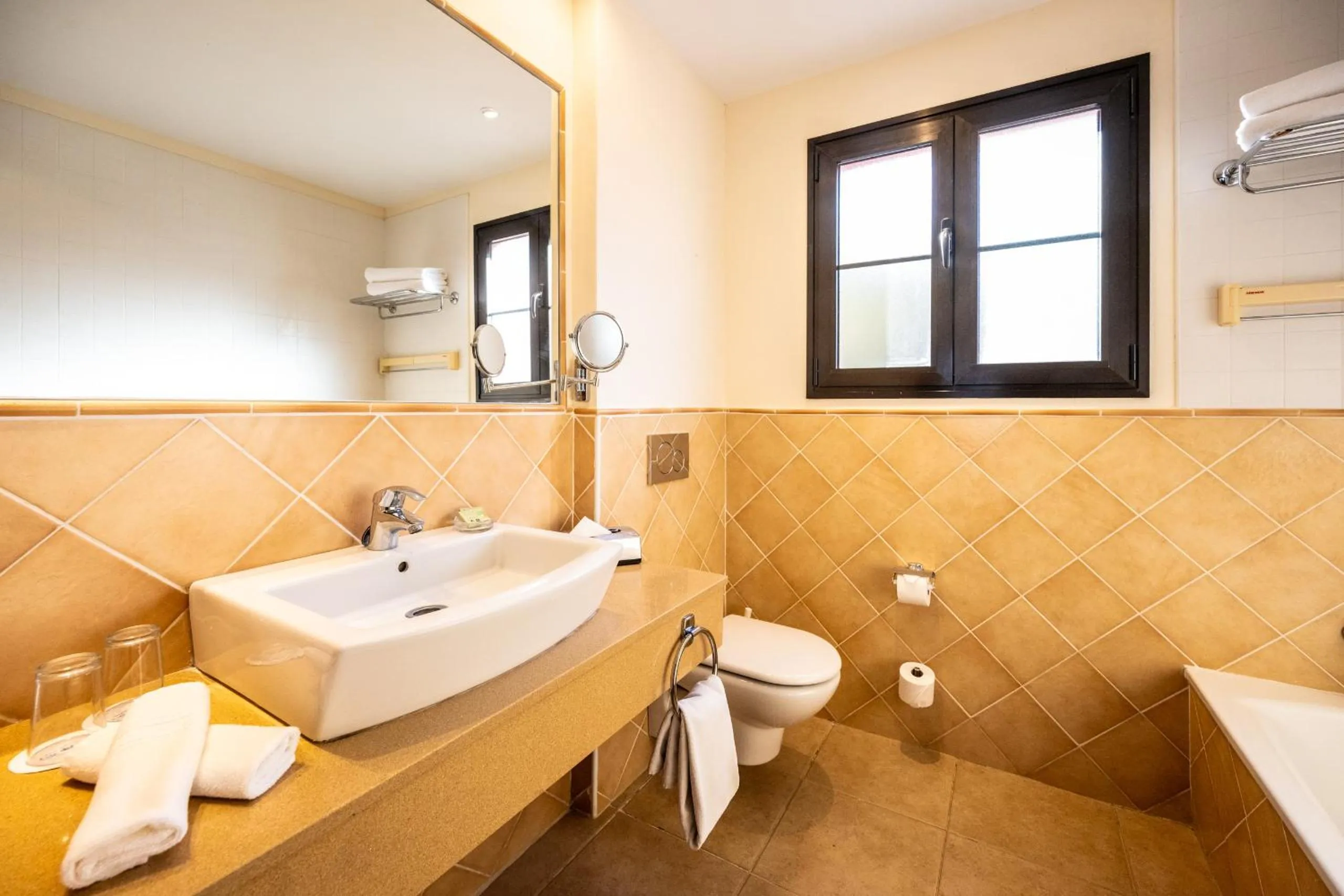 Shower in Luz Del Mar