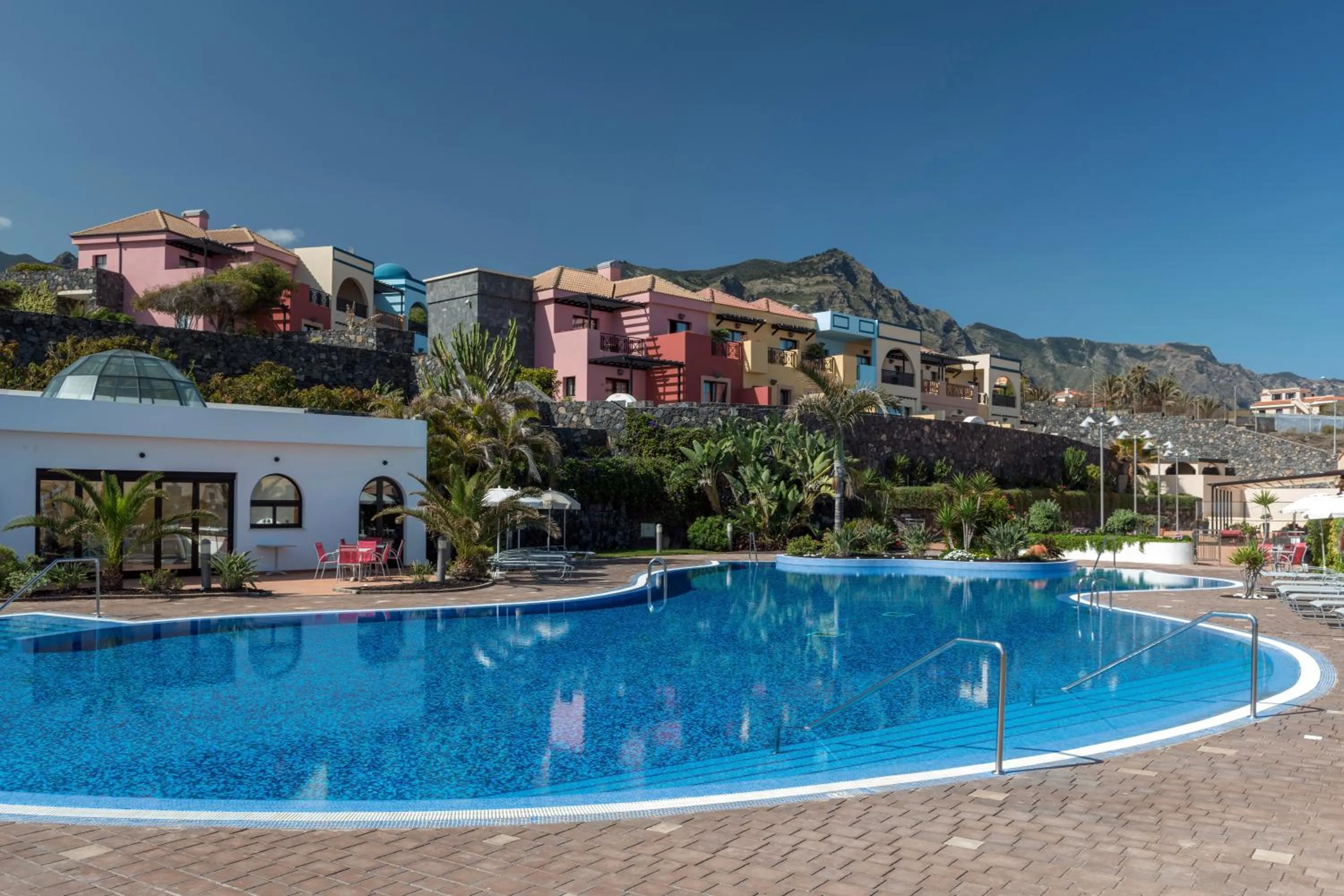 Swimming pool in Luz Del Mar