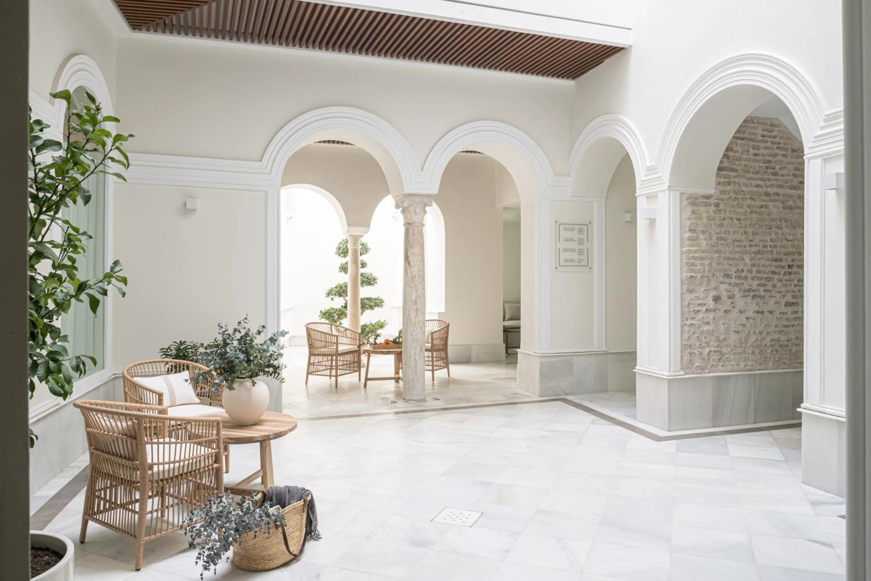 Patio in Mylu Suites by Puerta Catedral