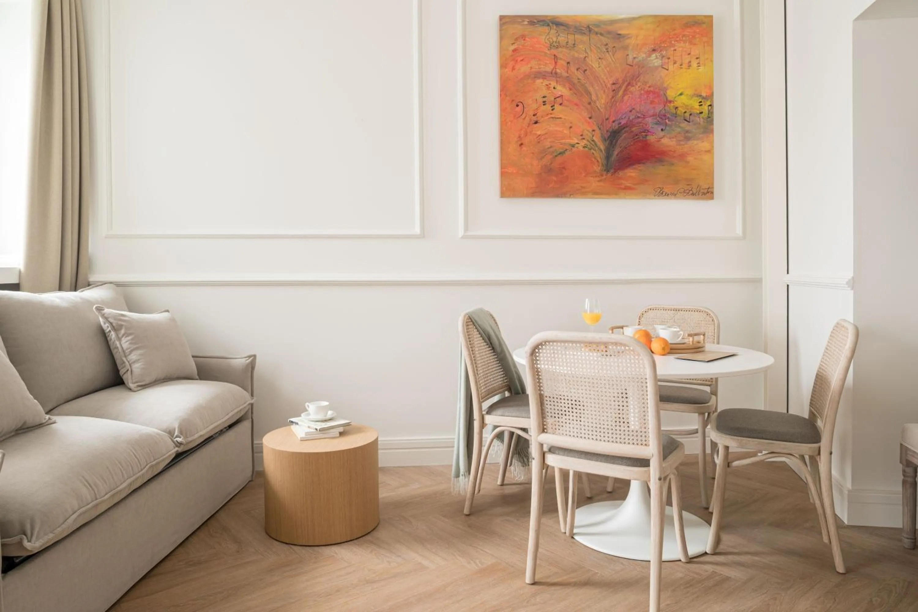 Living room in Mylu Suites by Puerta Catedral