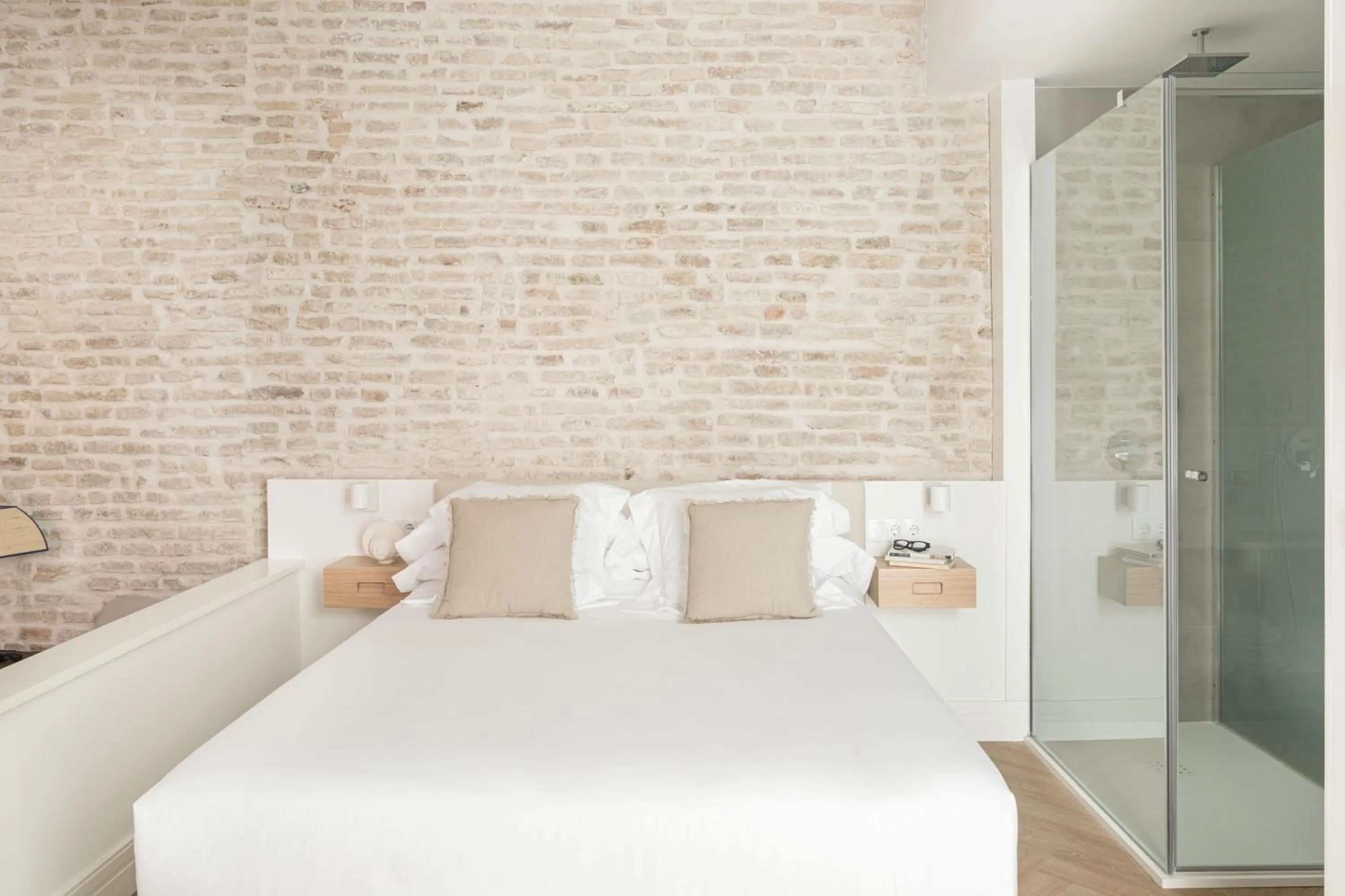 Bed in Mylu Suites by Puerta Catedral