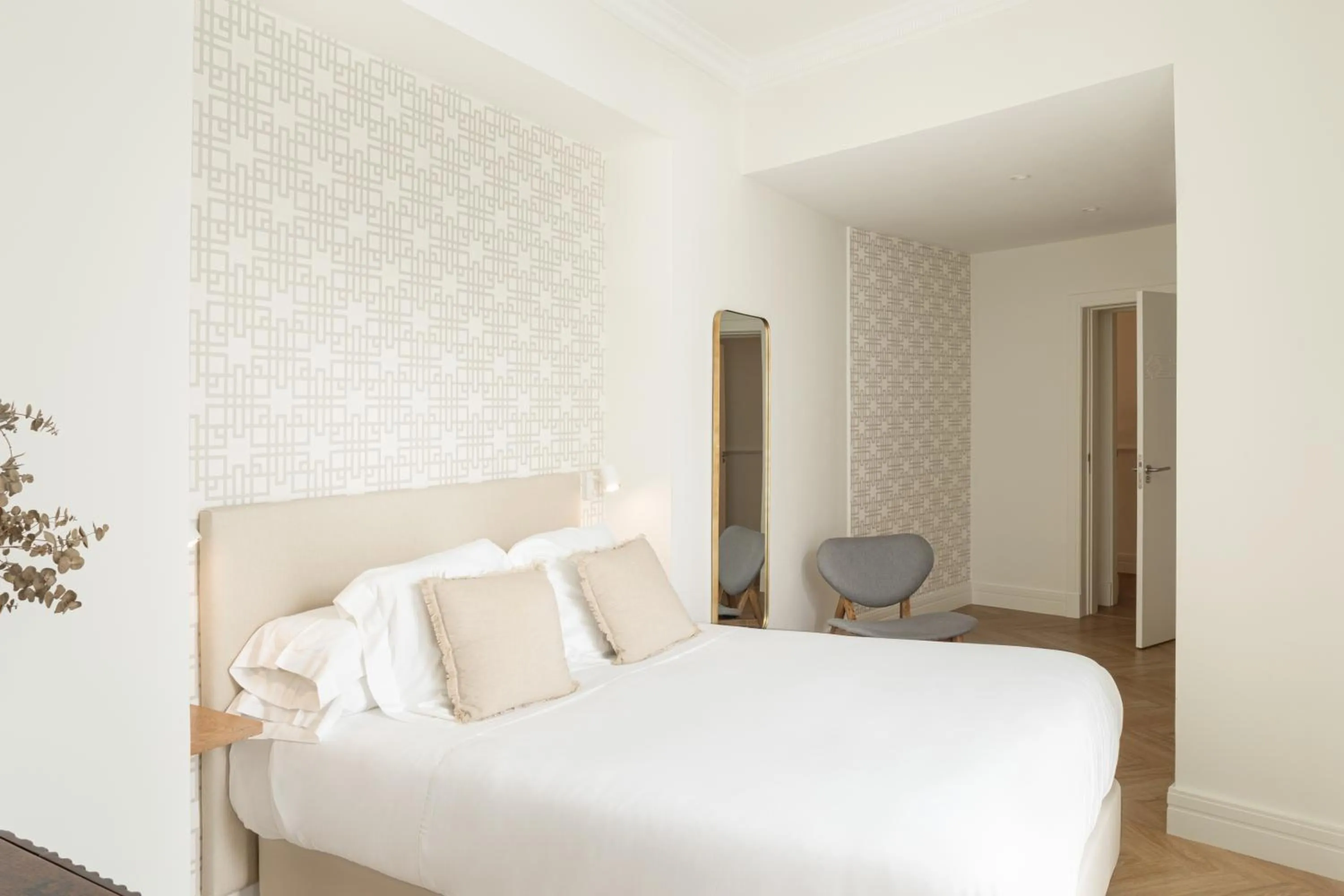 Bed in Mylu Suites by Puerta Catedral