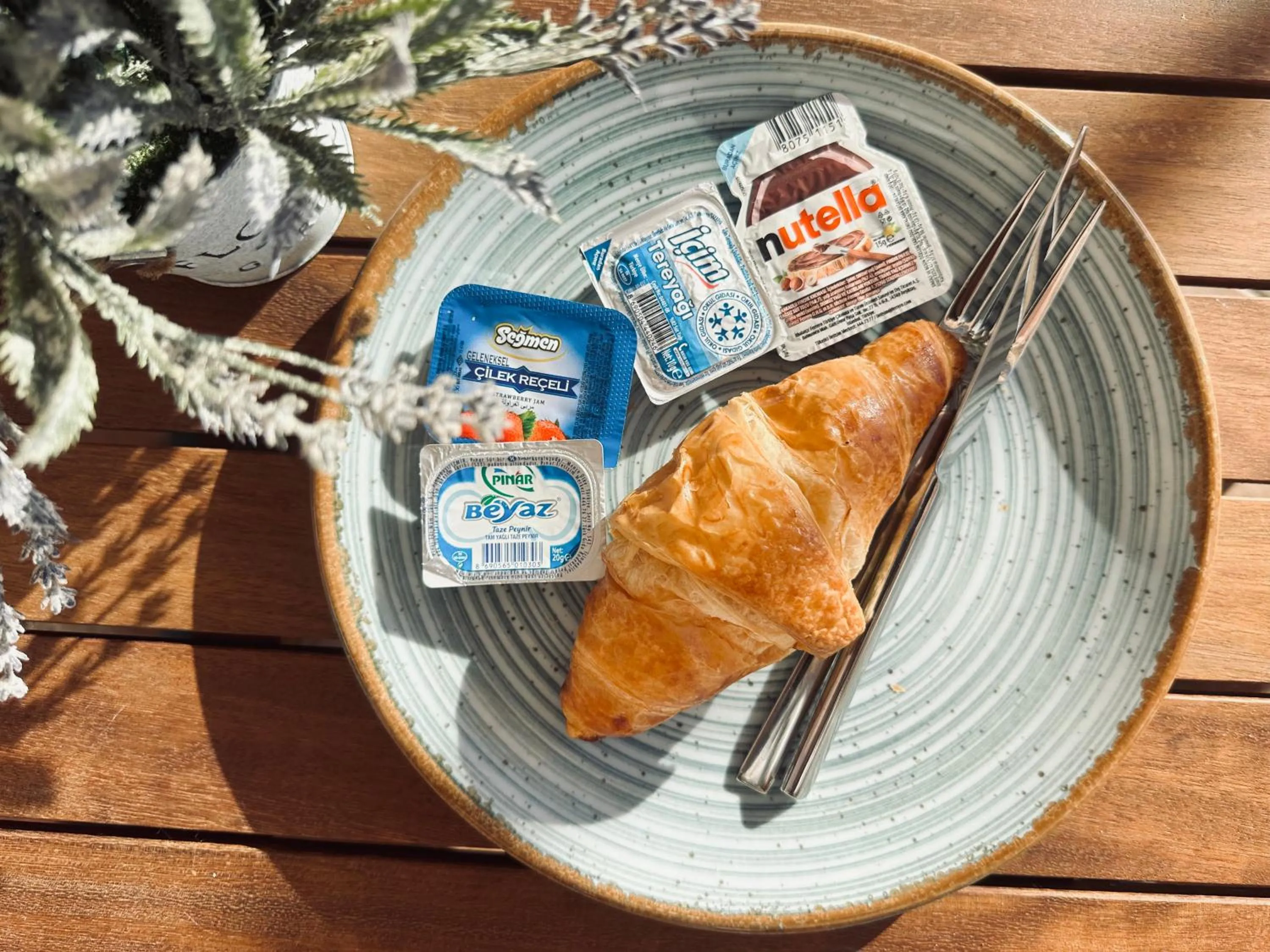 Breakfast in Just Inn City