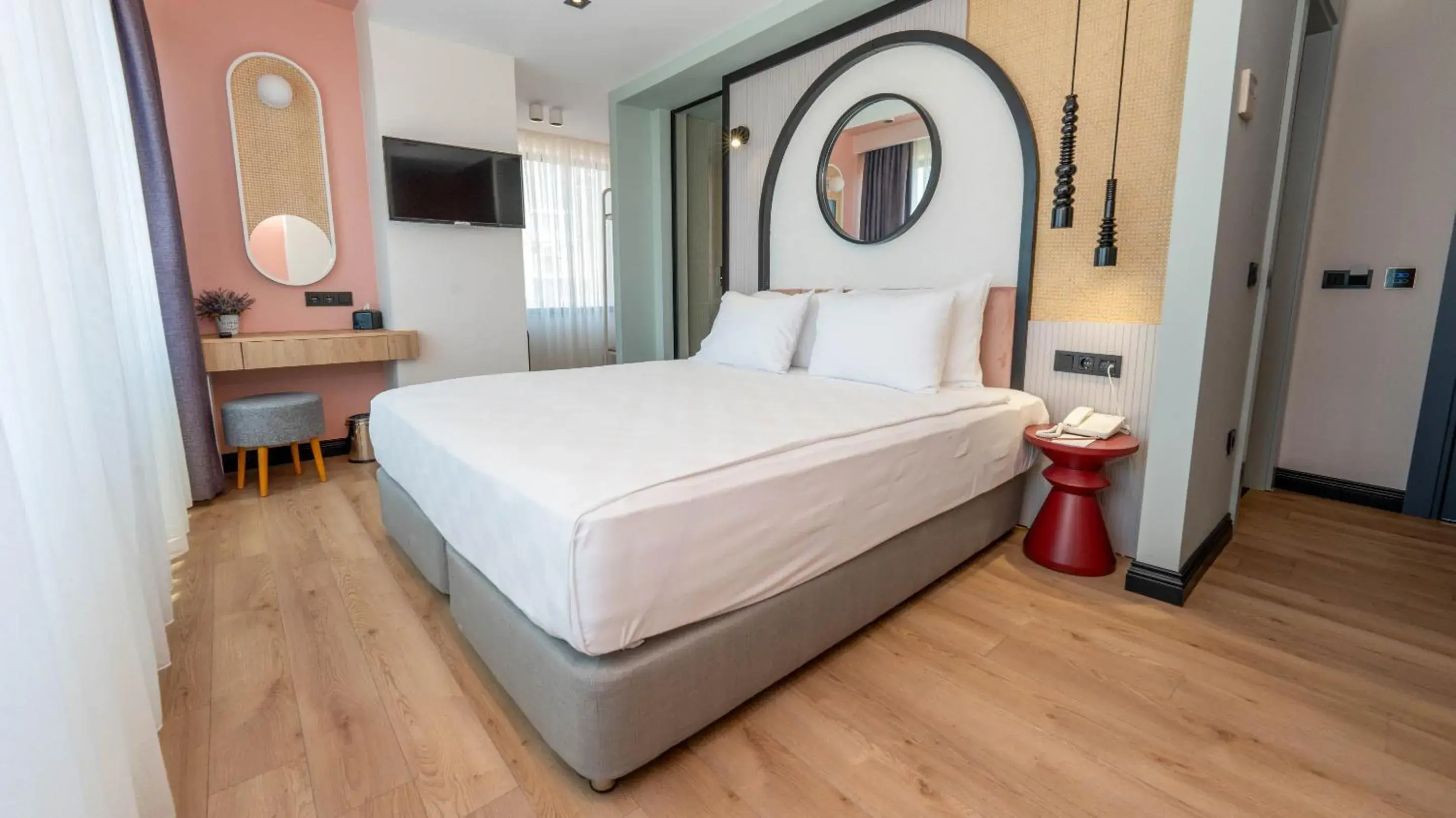 Deluxe Double Room with Sea View in Just Inn City Deluxe Double Room with Sea View in Just Inn City